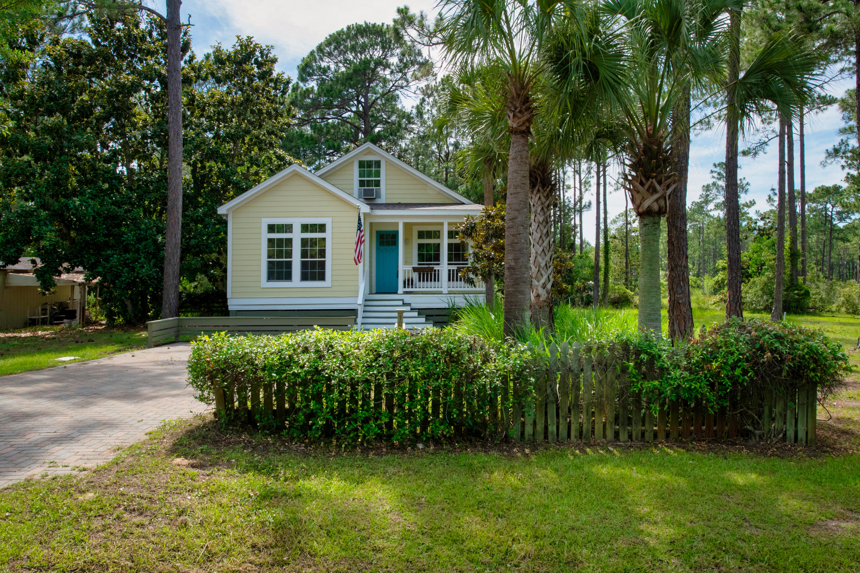 TOWN OF SANTA ROSA - Residential