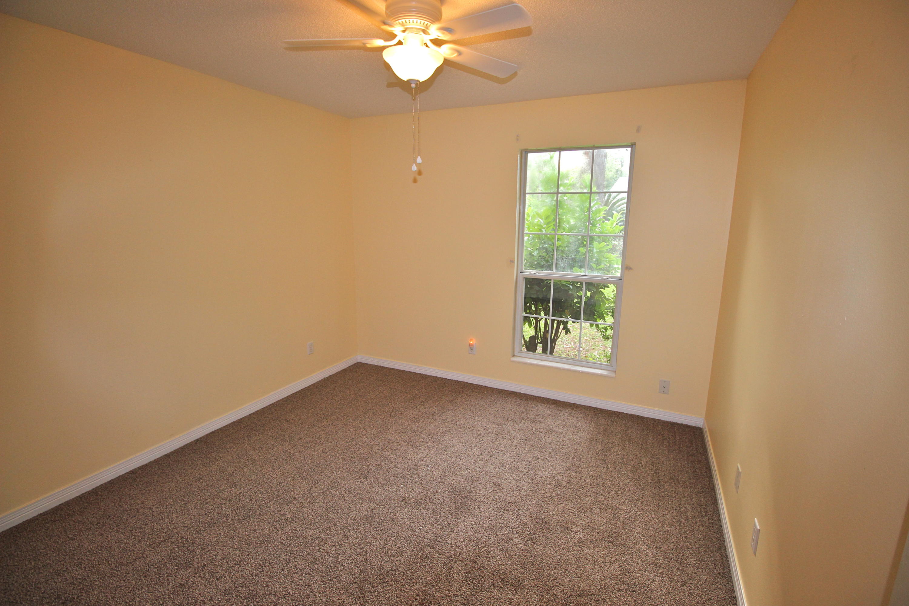 PINE SHORES - Residential