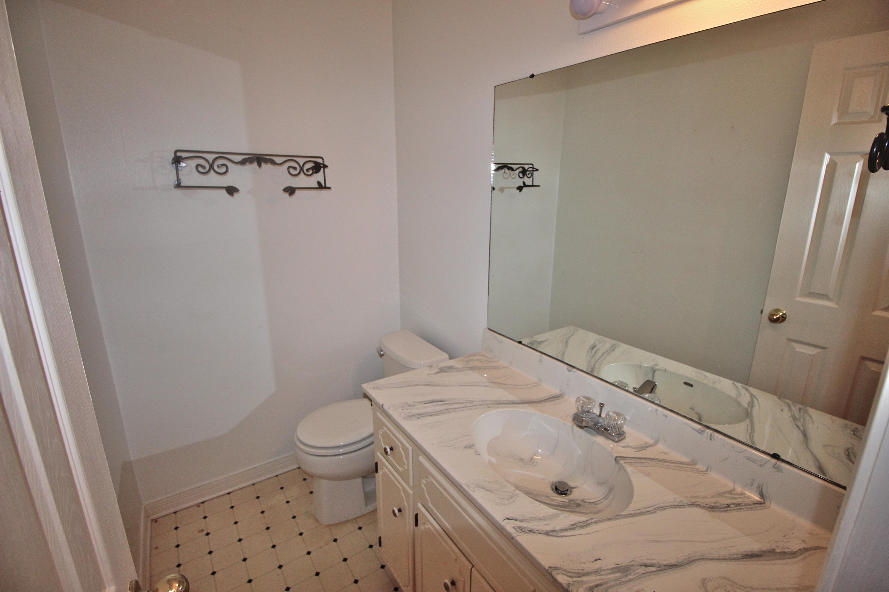 PINE SHORES - Residential