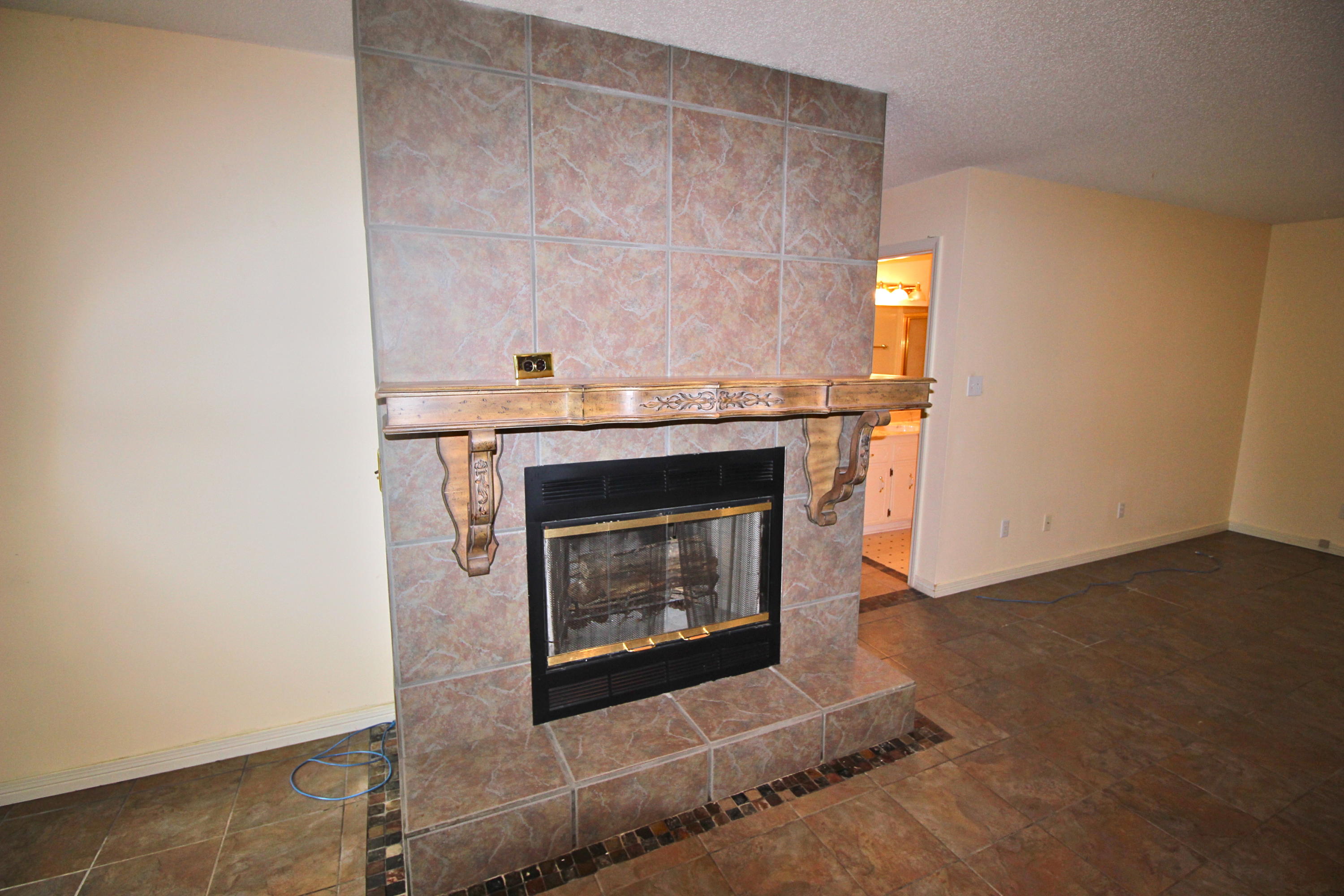 PINE SHORES - Residential