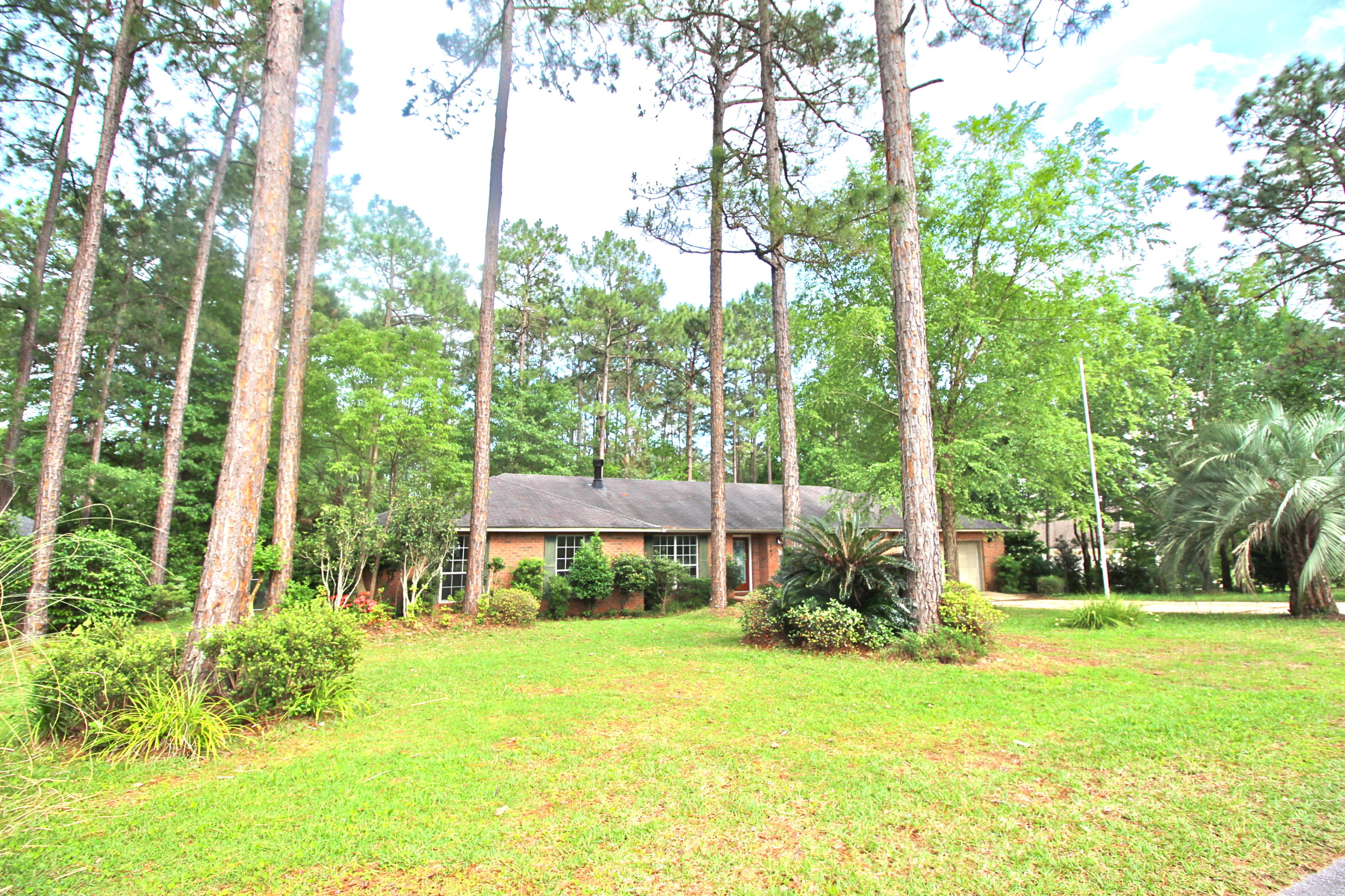 PINE SHORES - Residential