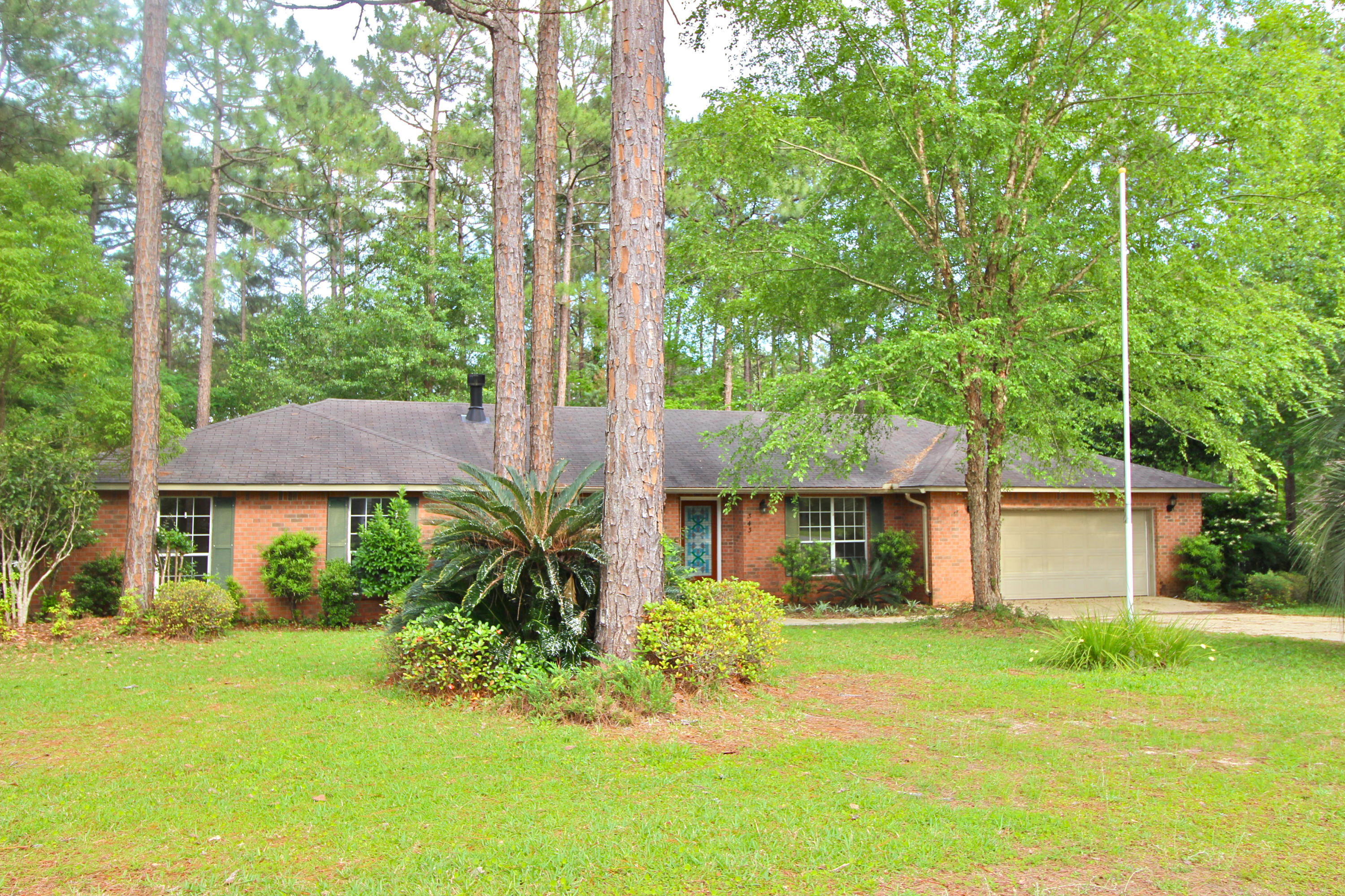 PINE SHORES - Residential