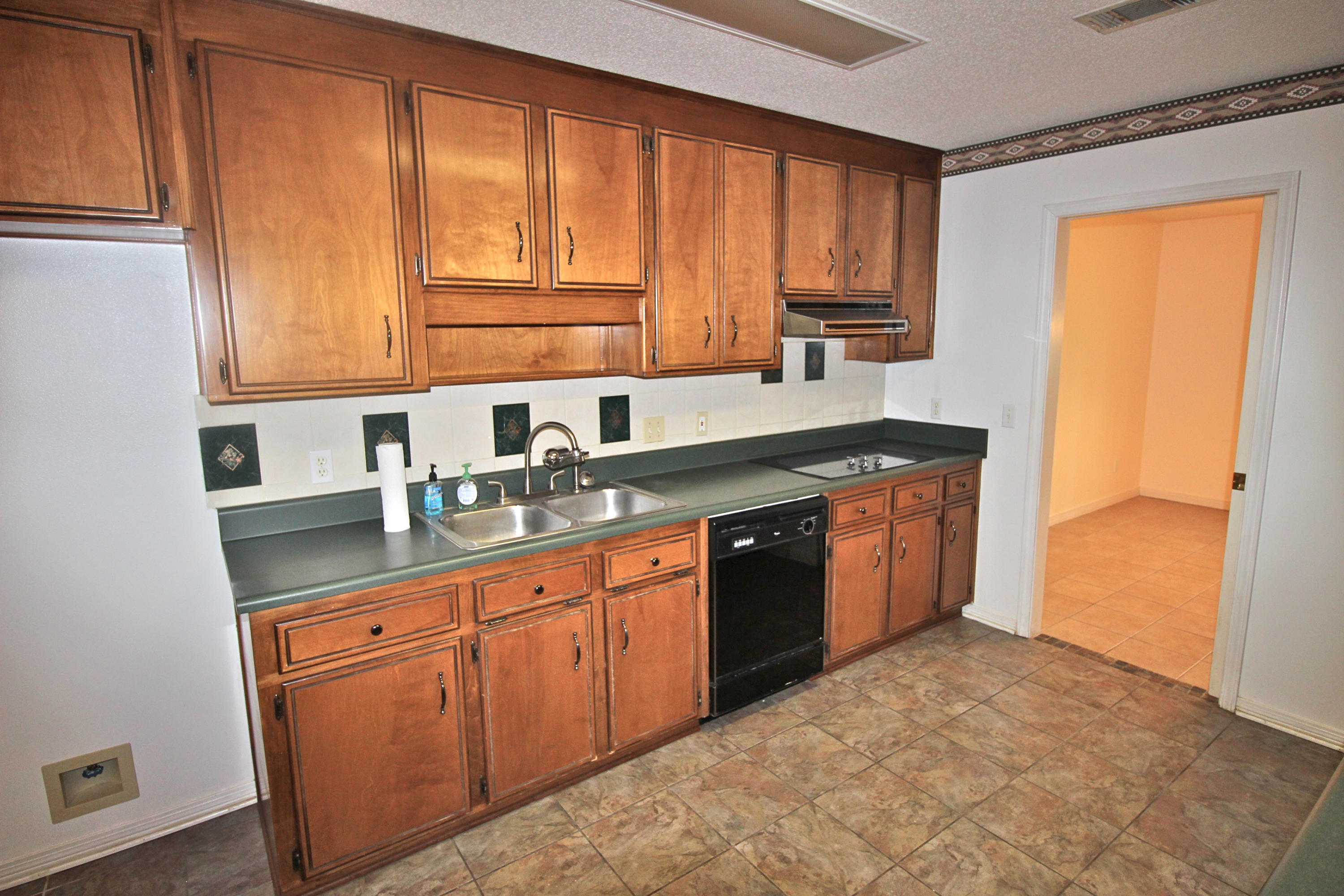 PINE SHORES - Residential