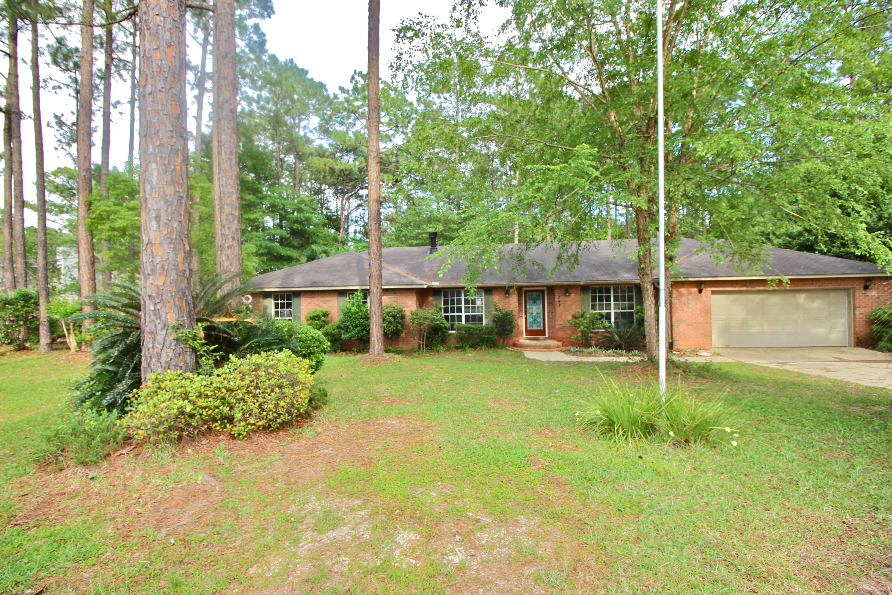 PINE SHORES - Residential