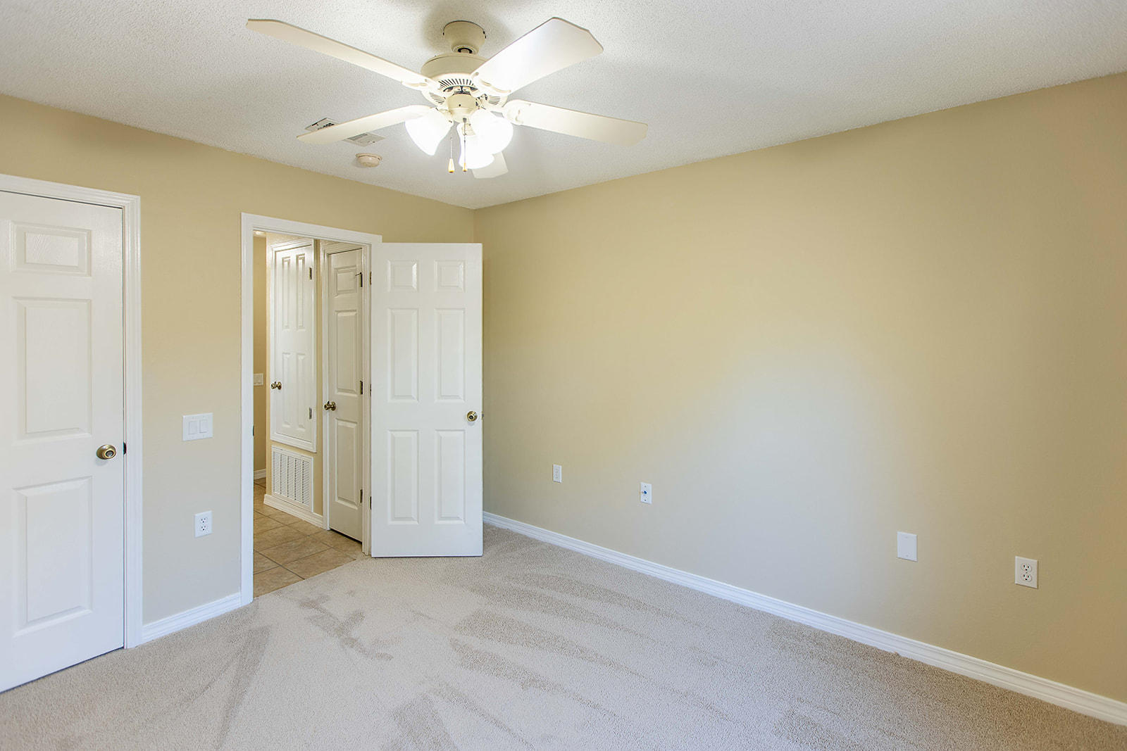 LIGHTHOUSE POINTE UNIT 1 & 2 - Residential