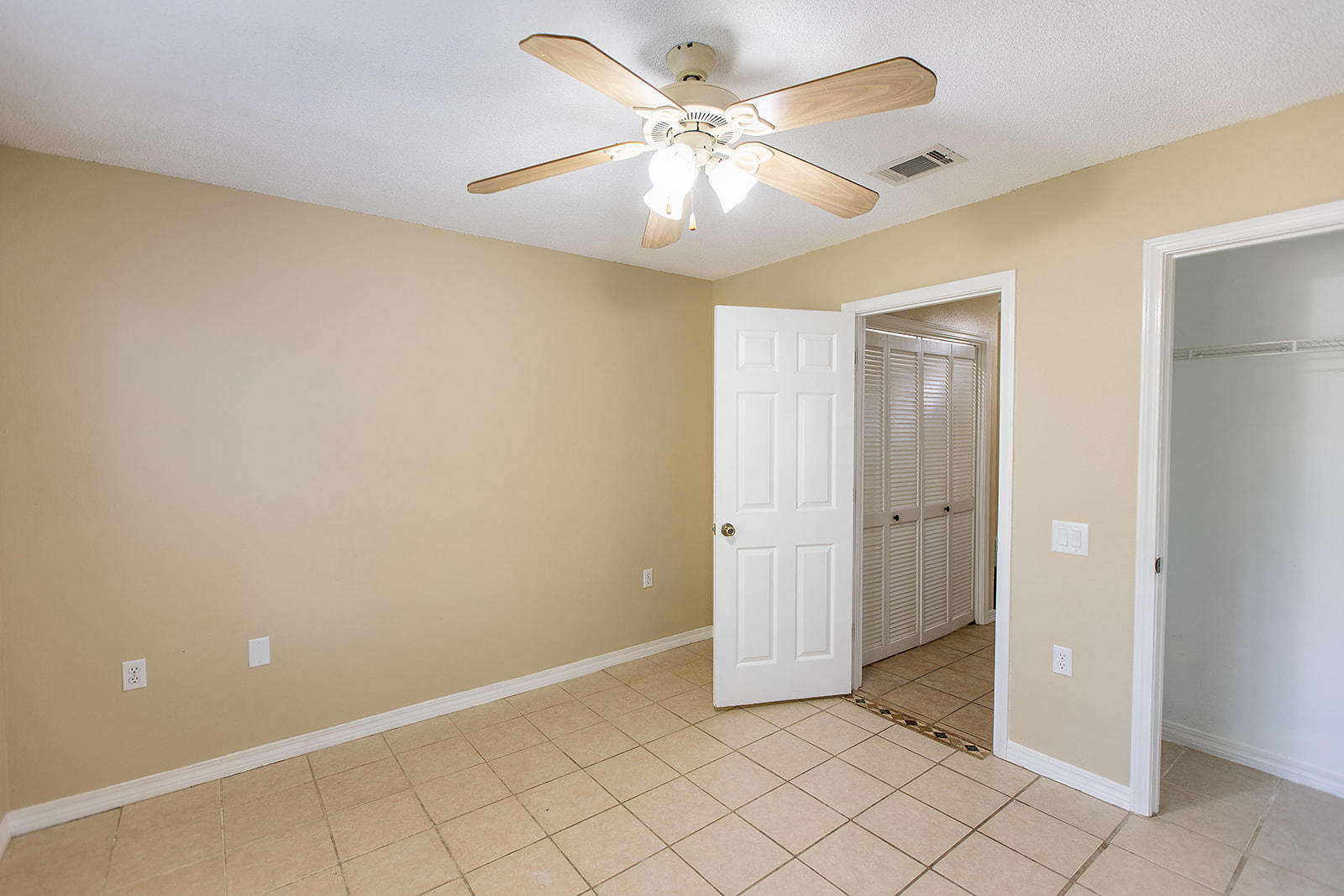 LIGHTHOUSE POINTE UNIT 1 & 2 - Residential