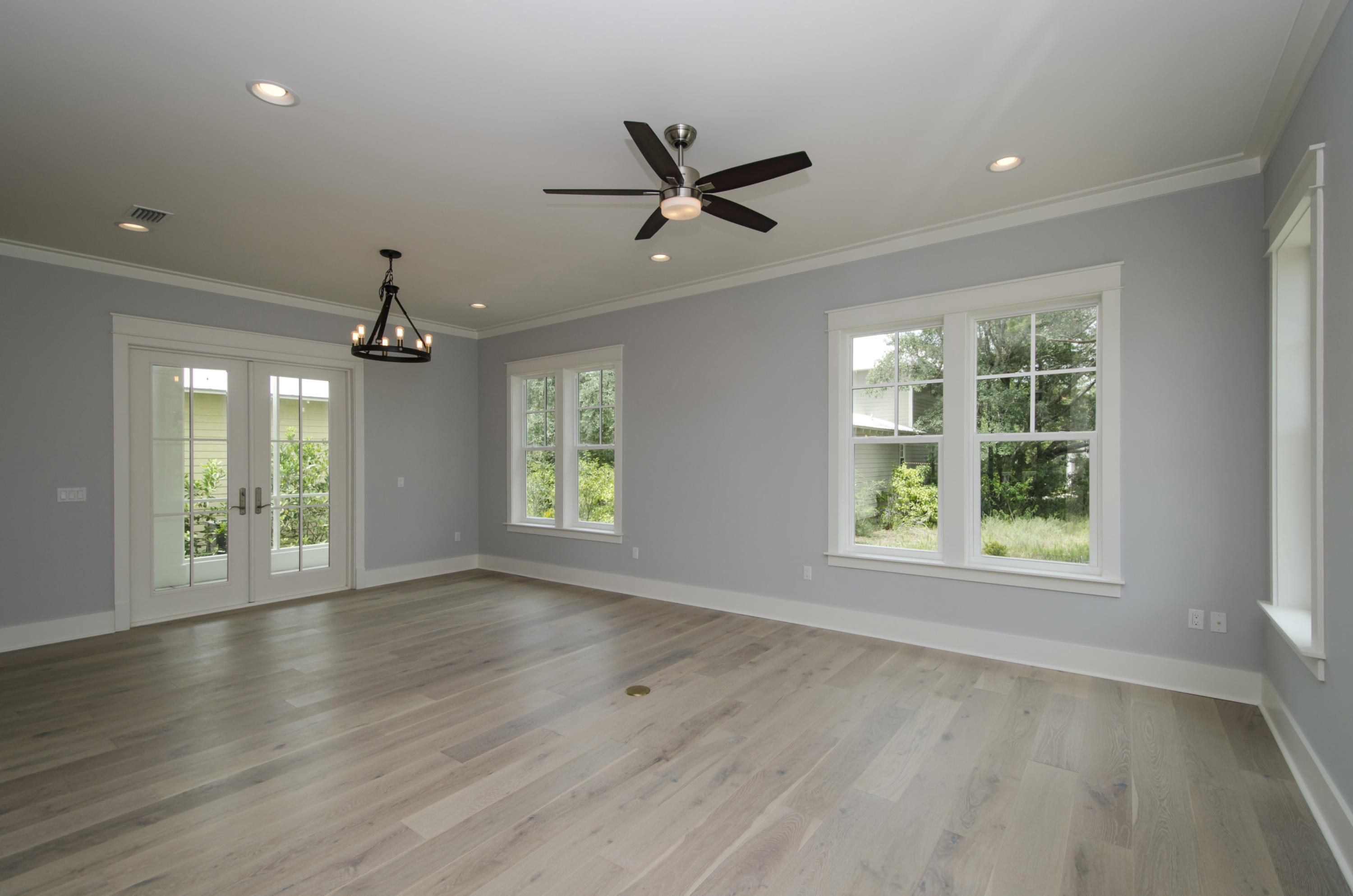 FOREST LAKES - Residential