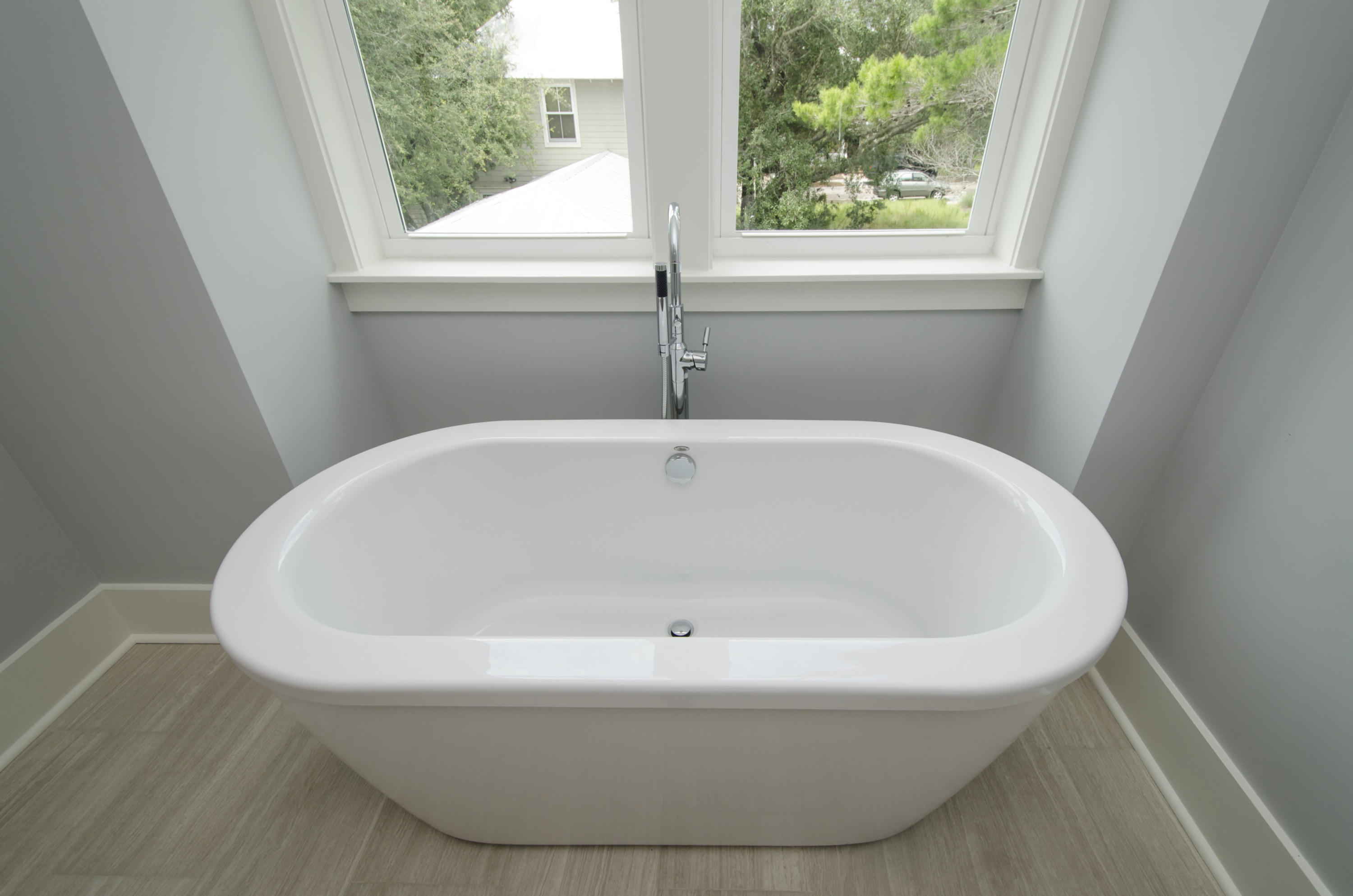 FOREST LAKES - Residential