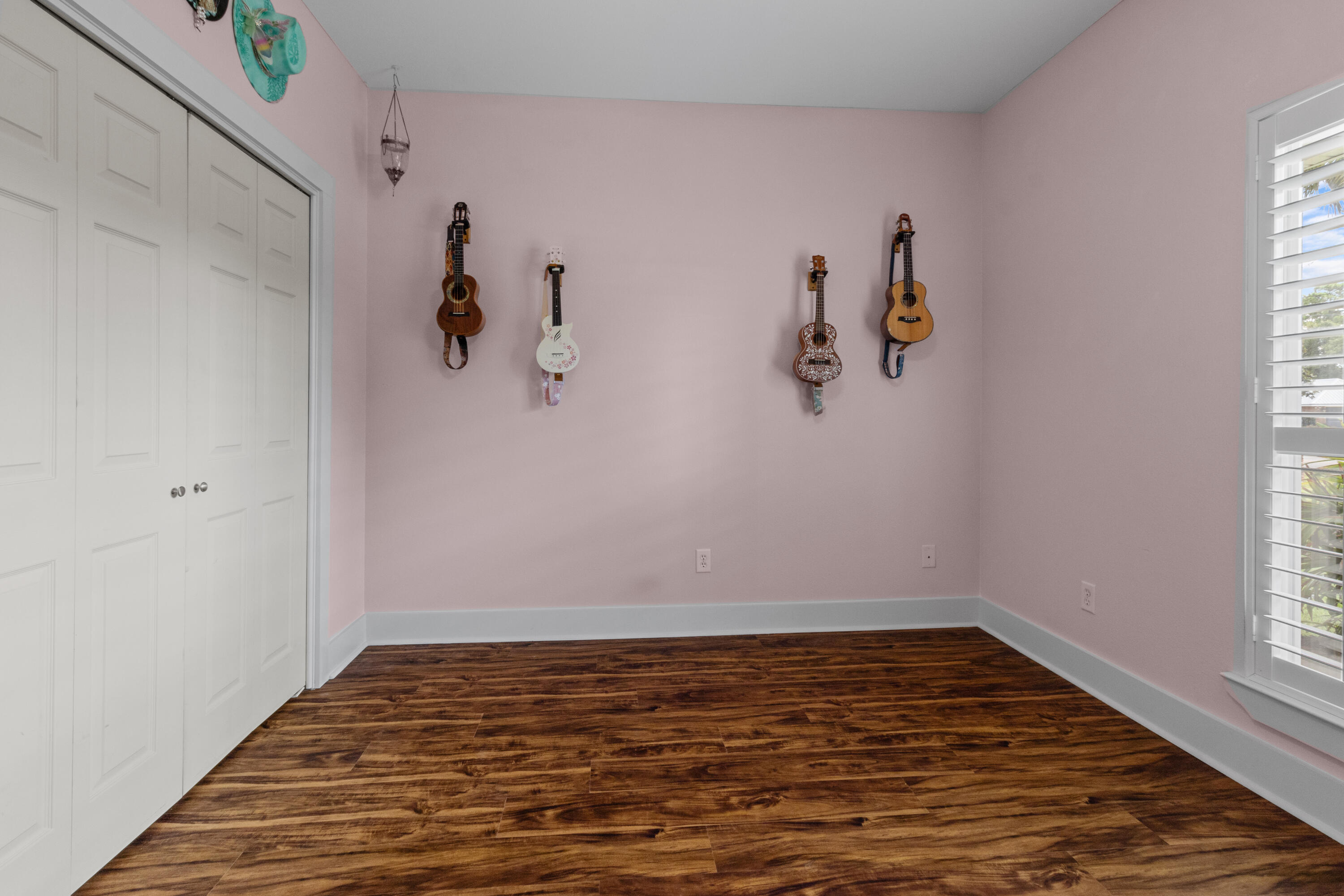 HOLIDAY SHORES ESTATES - Residential