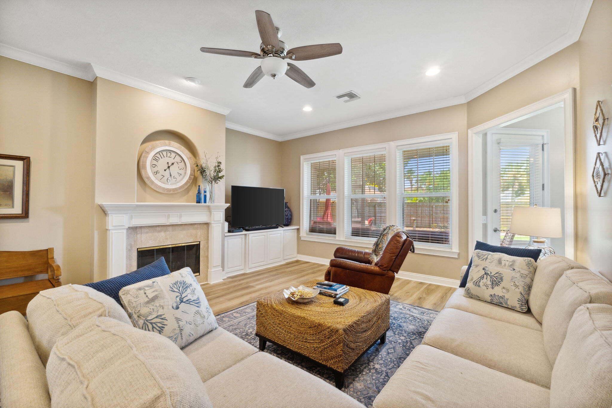 PELICAN BAY S/D - Residential