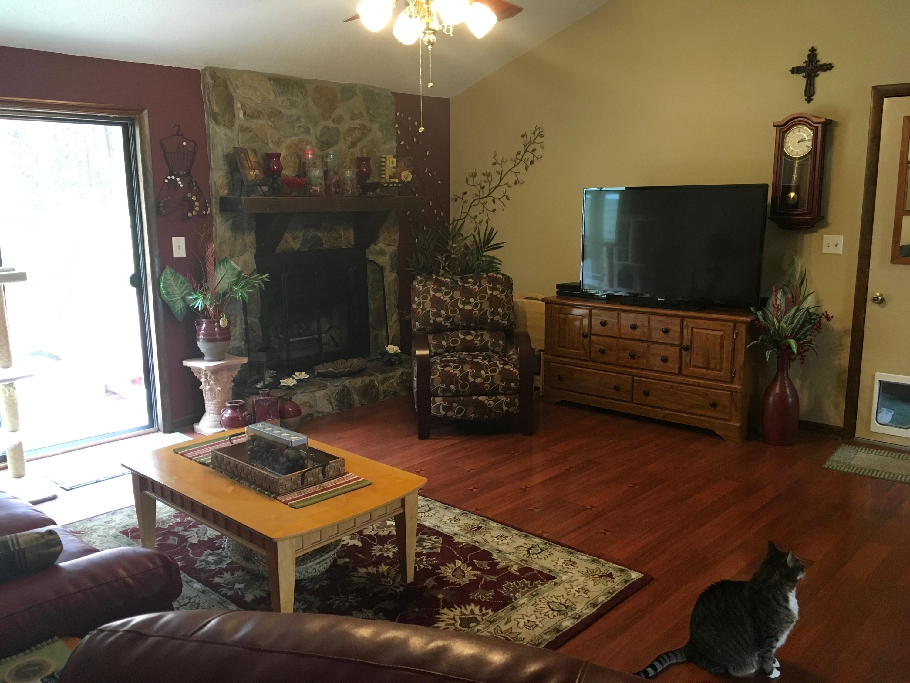 PINE MEADOWS 2ND ADDN - Residential