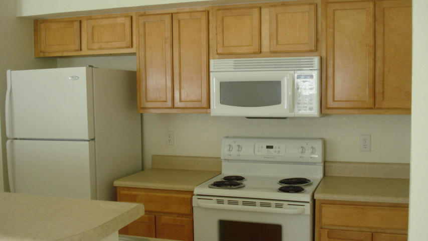 YACHT CLUB OAKS - Residential Lease