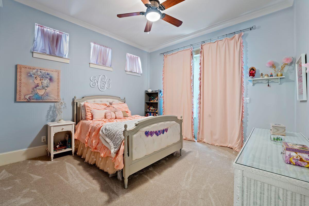 PELICAN BAY - Residential