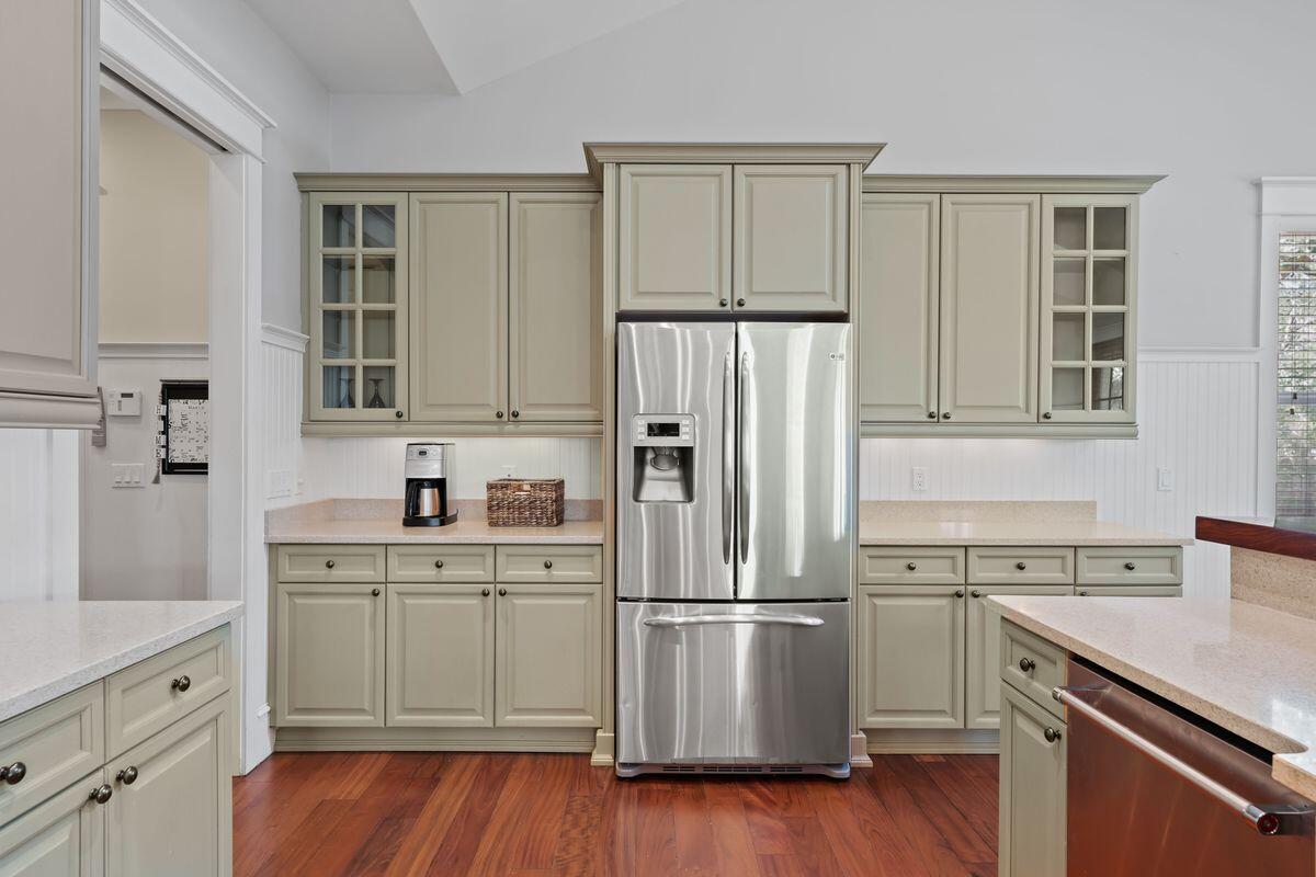 PELICAN BAY - Residential