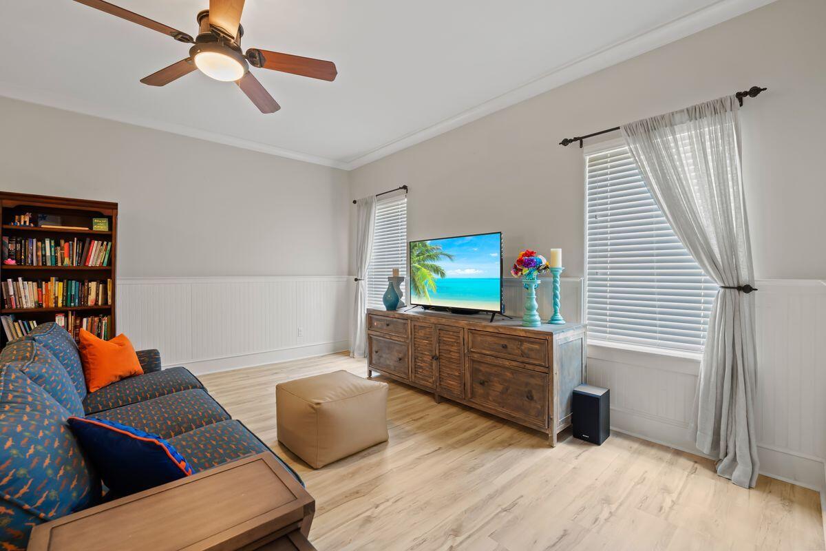 PELICAN BAY - Residential