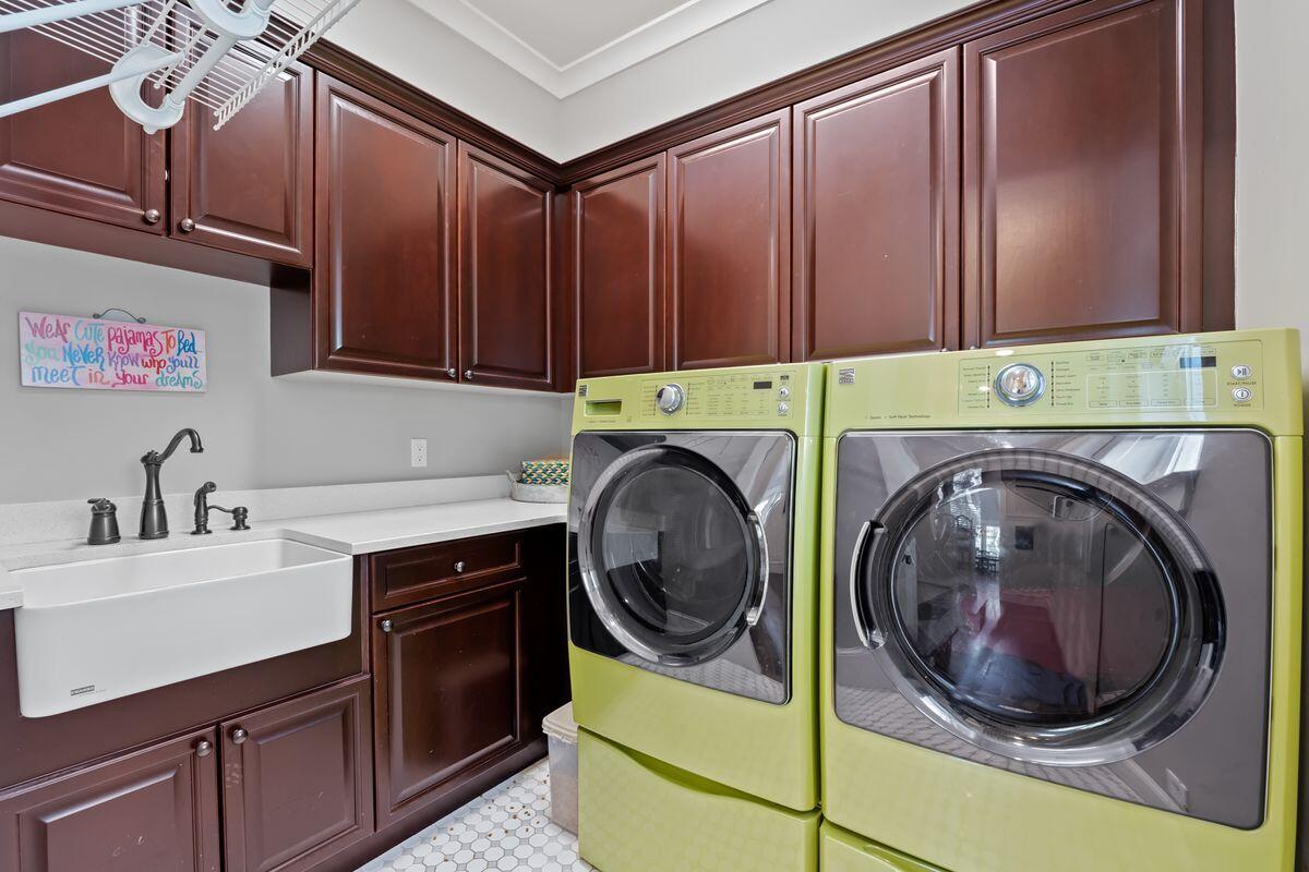 PELICAN BAY - Residential