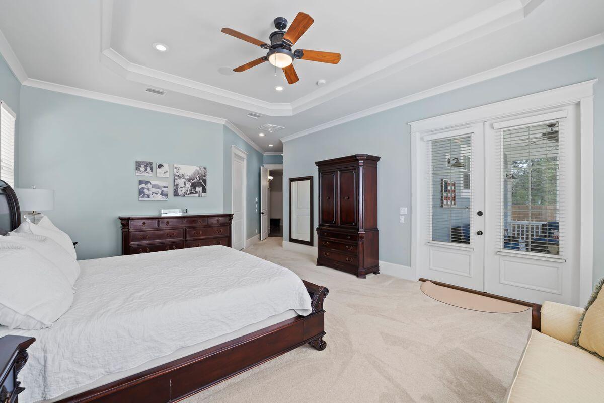 PELICAN BAY - Residential