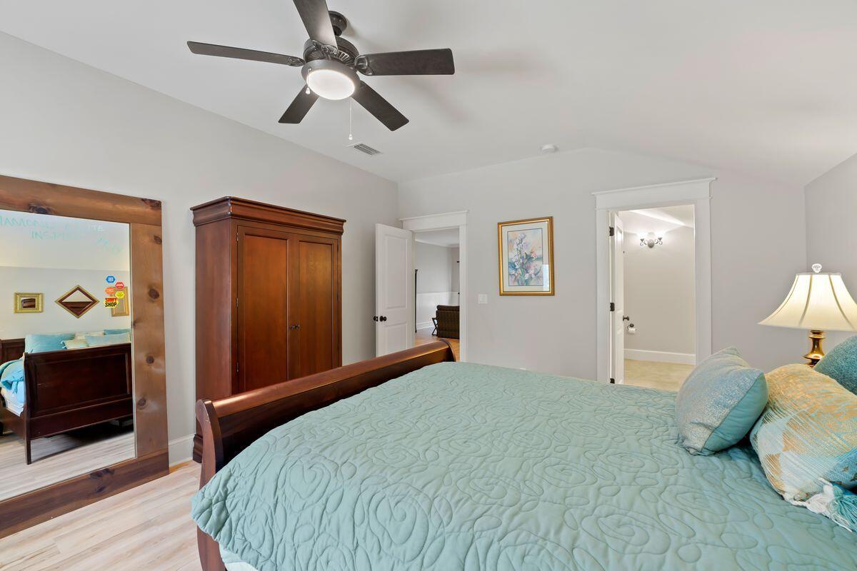 PELICAN BAY - Residential