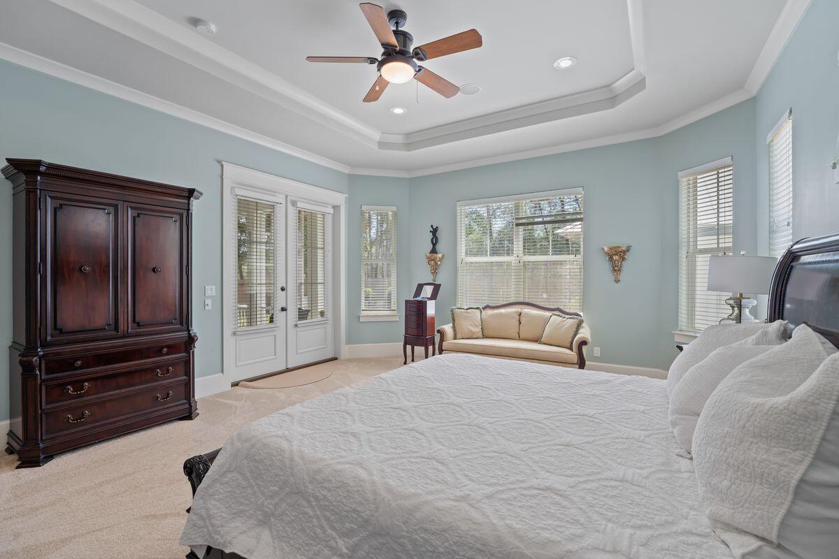 PELICAN BAY - Residential