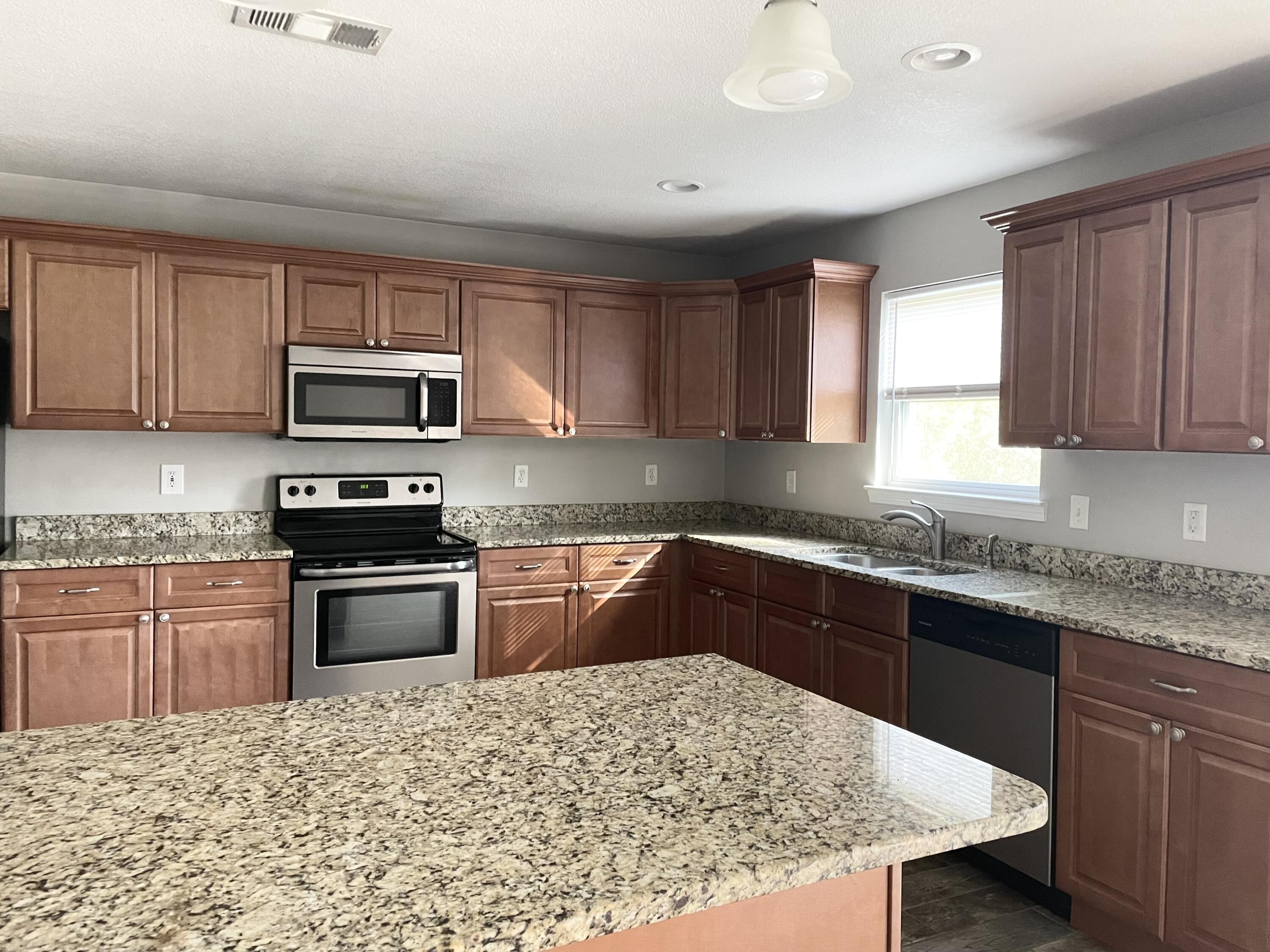 WYNNEHAVEN BEACH ESTATES 1ST ADDN - Residential Lease