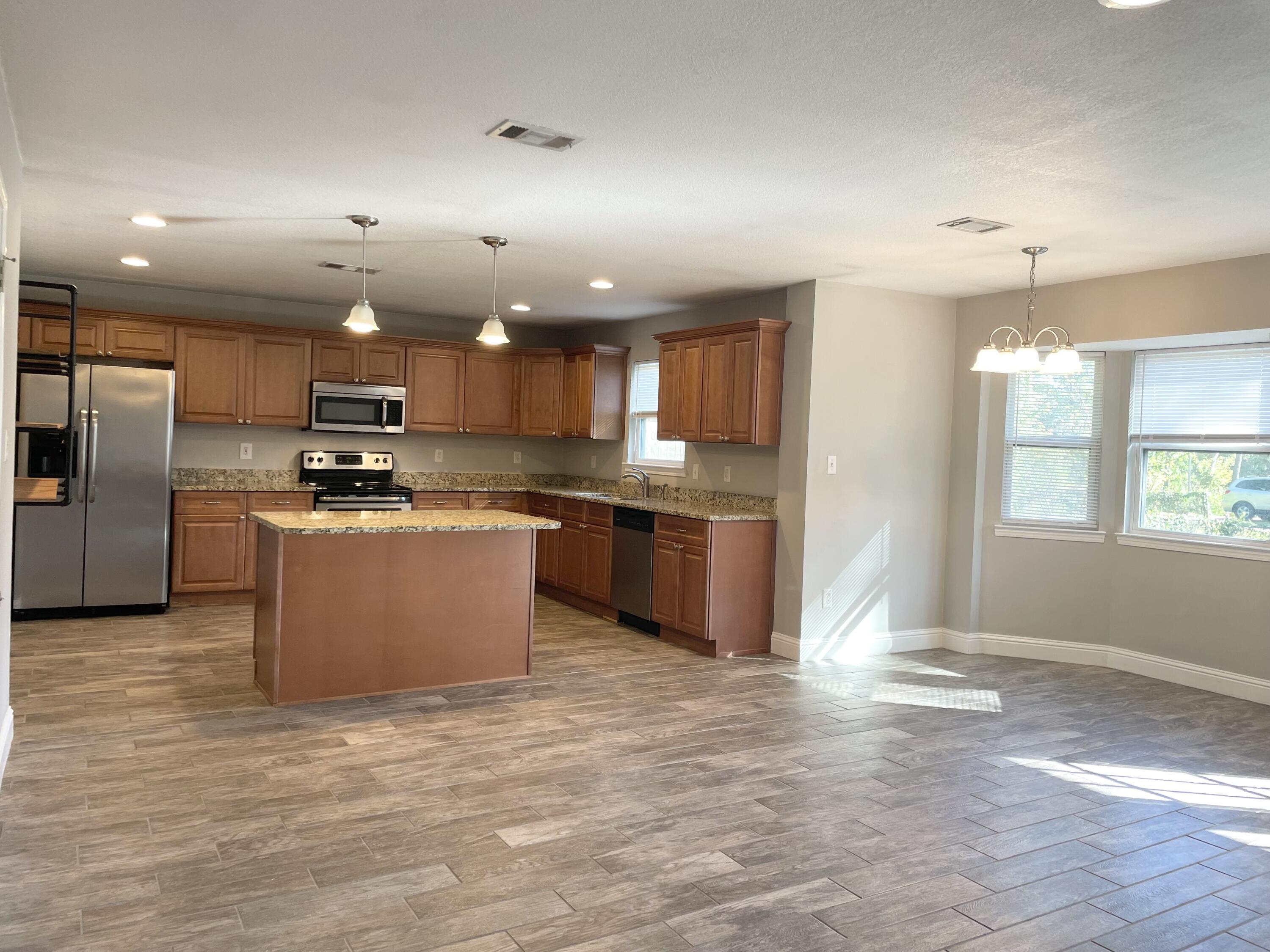 WYNNEHAVEN BEACH ESTATES 1ST ADDN - Residential Lease