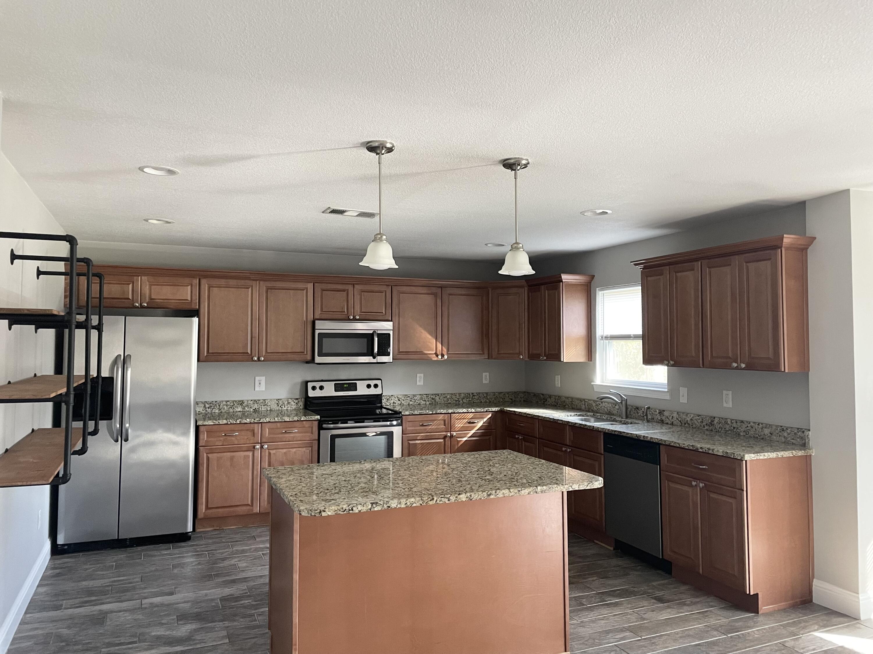 WYNNEHAVEN BEACH ESTATES 1ST ADDN - Residential Lease