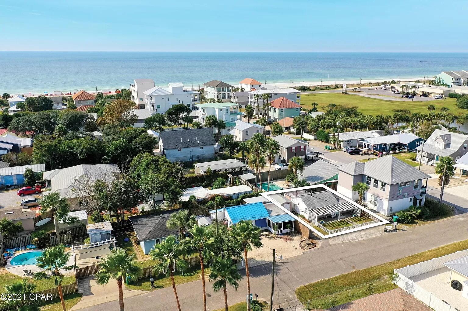 LAGUNA BEACH - Residential