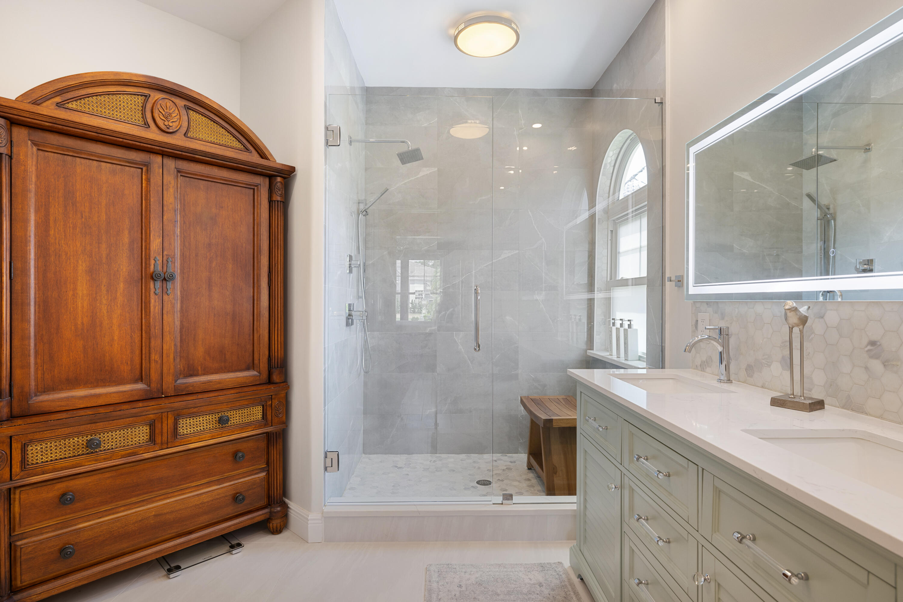 Legend Place Condos - Residential