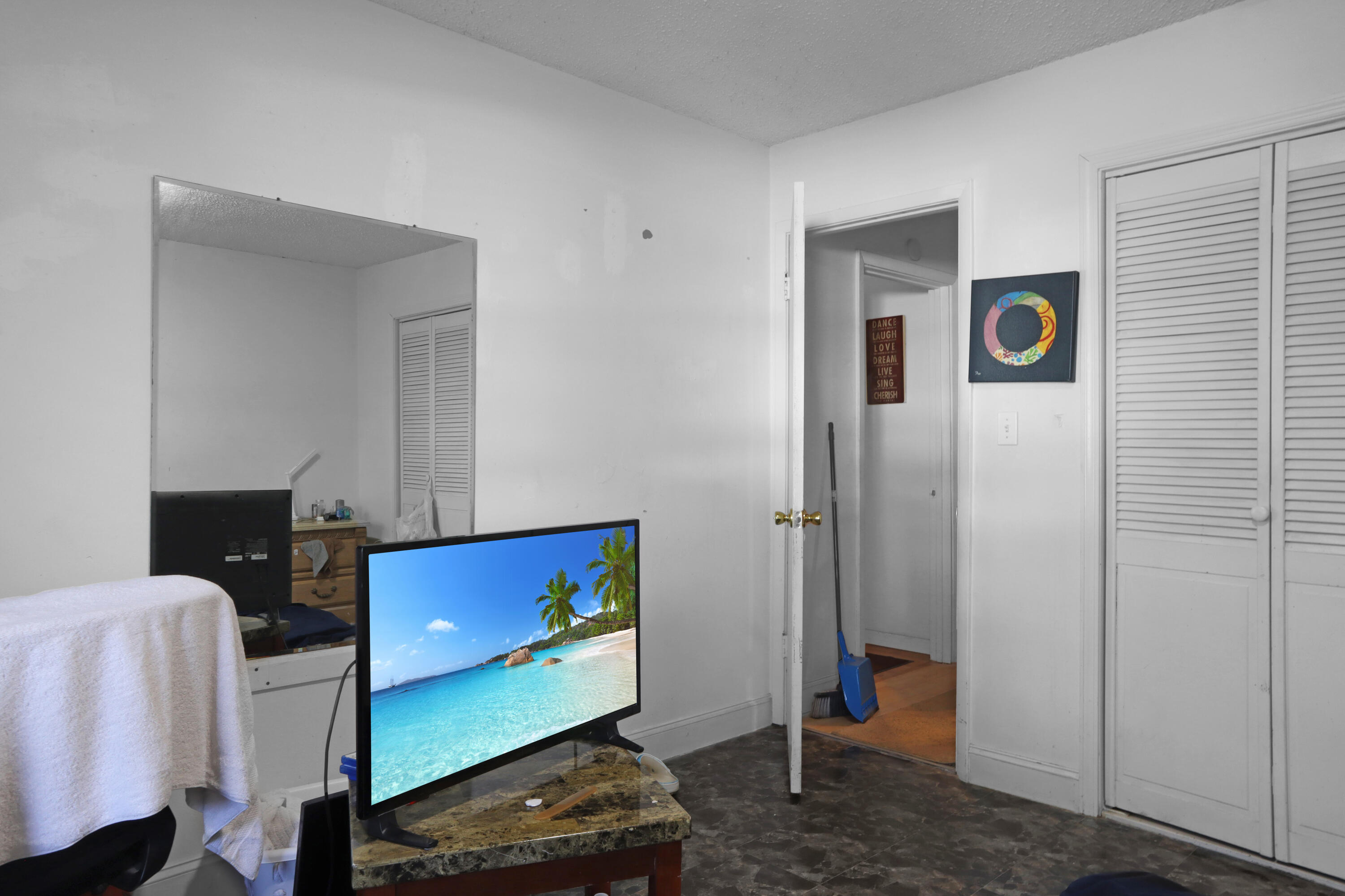 Fair Oaks Village Condo - Residential