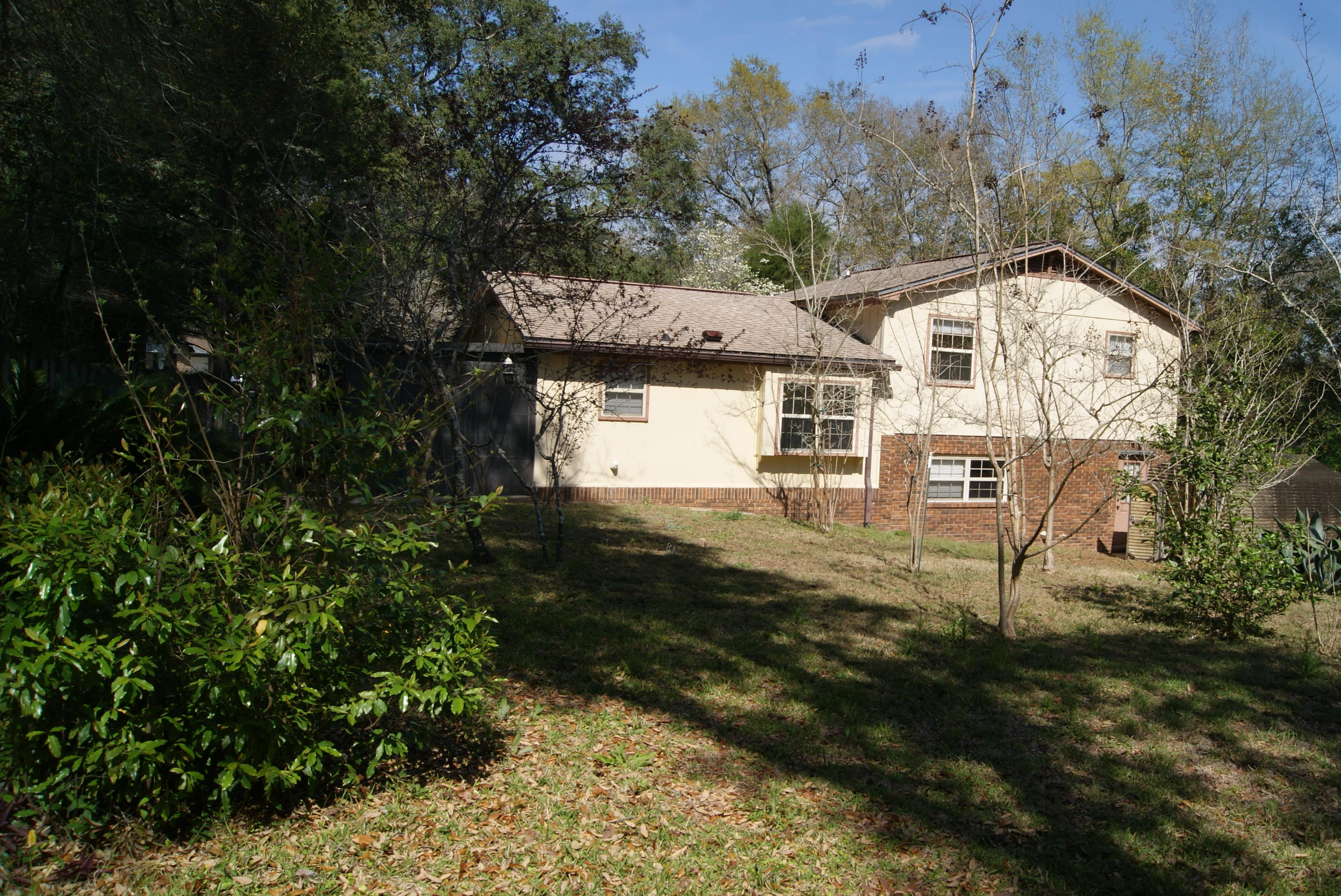 EDGEWATER VILLAGE - Residential