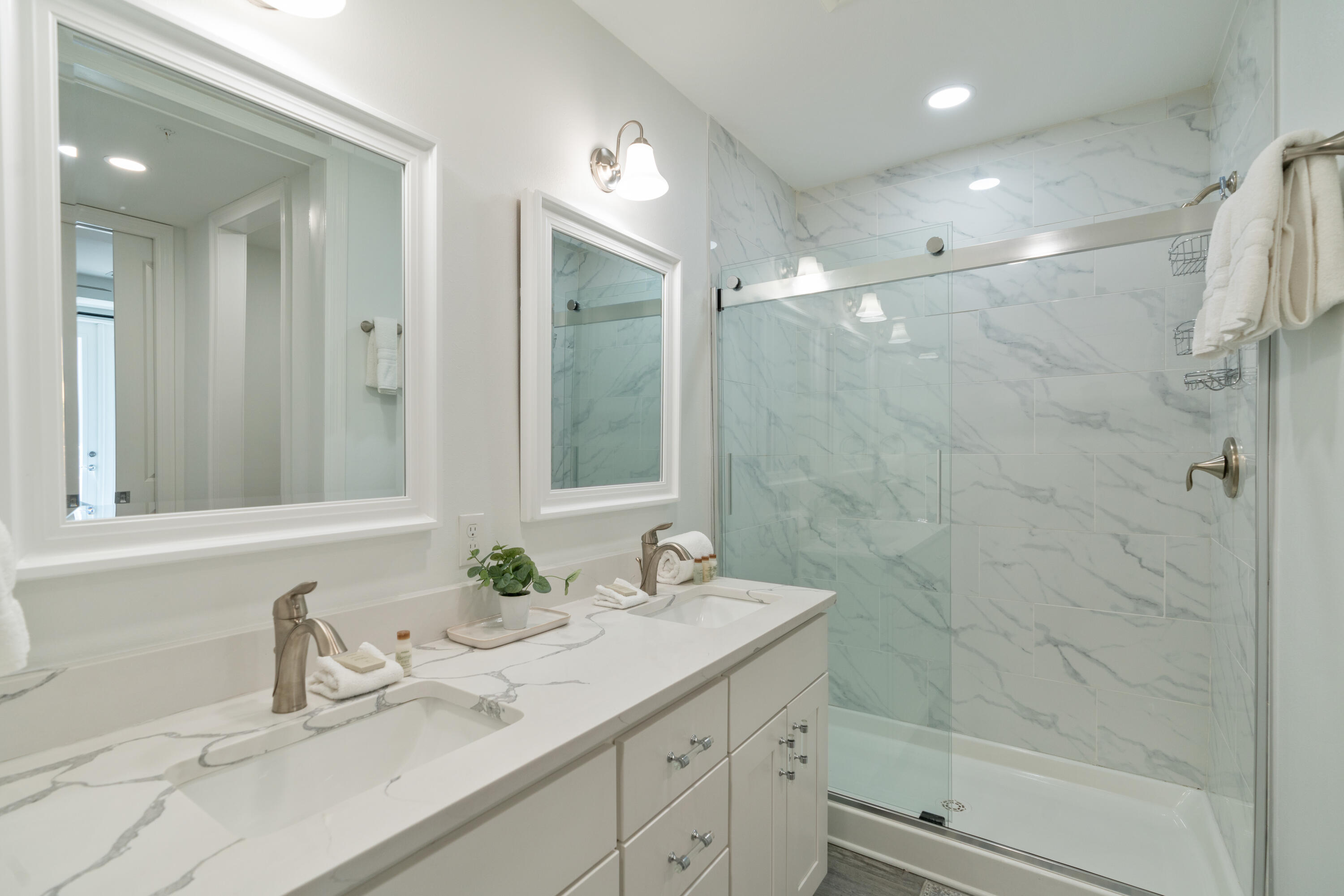 GULF PLACE RESIDENCES - Residential