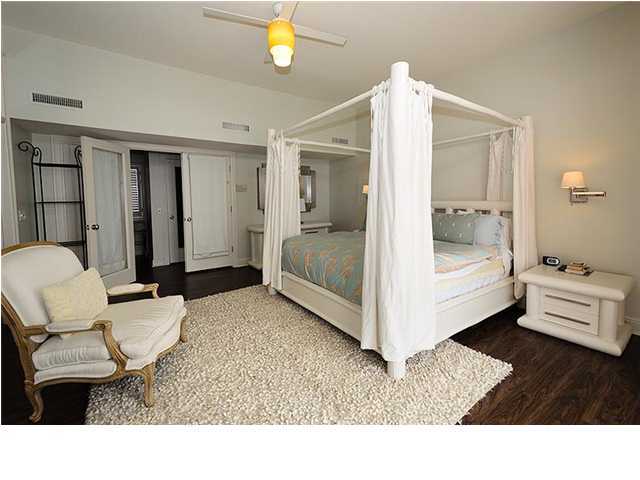 SANDESTIN BEACH VILLAS - Residential