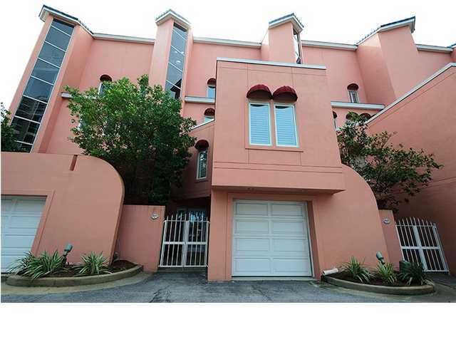 SANDESTIN BEACH VILLAS - Residential