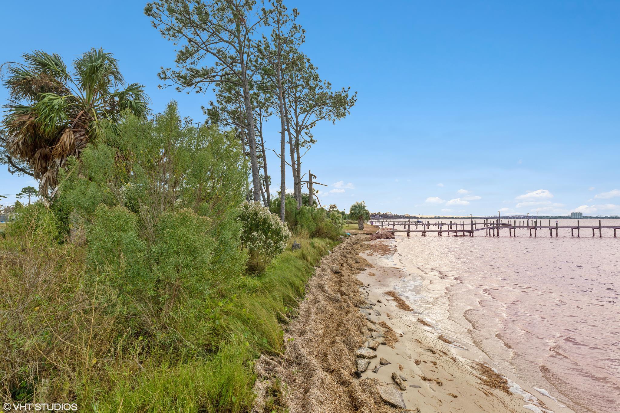 BAYVIEW HEIGHTS - Land