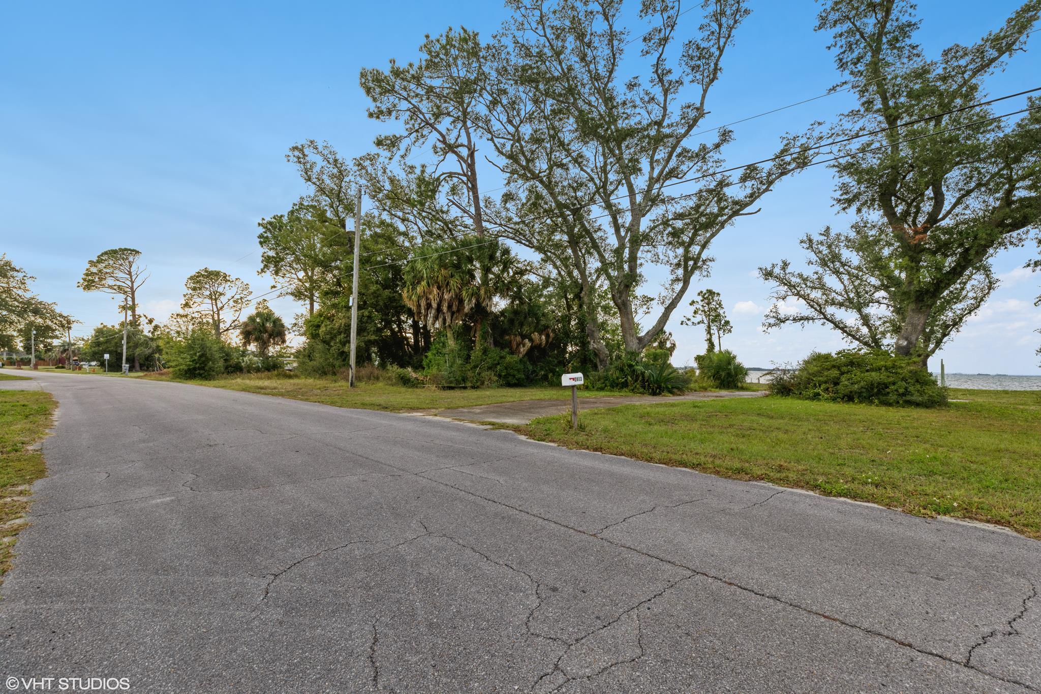 BAYVIEW HEIGHTS - Land