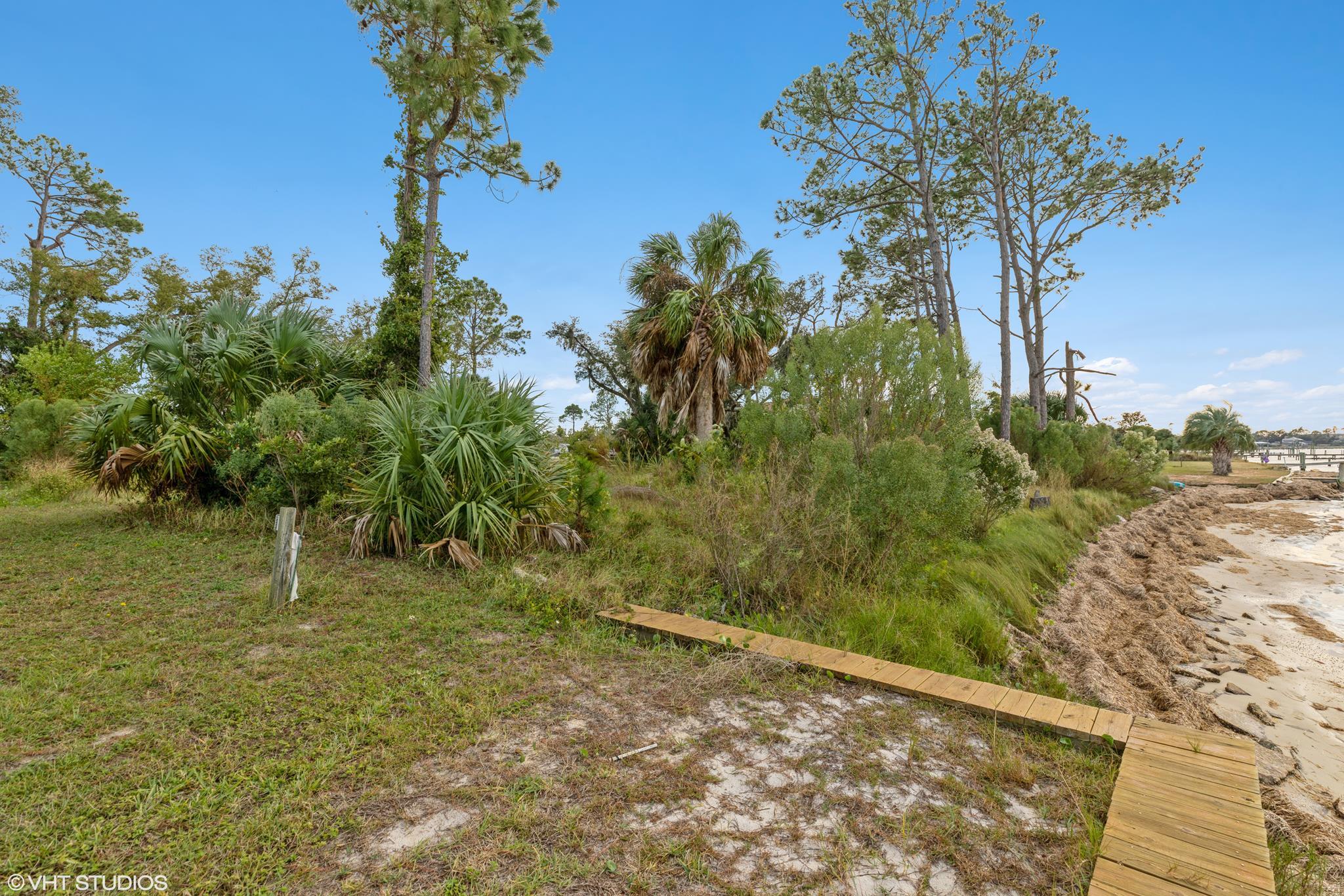 BAYVIEW HEIGHTS - Land