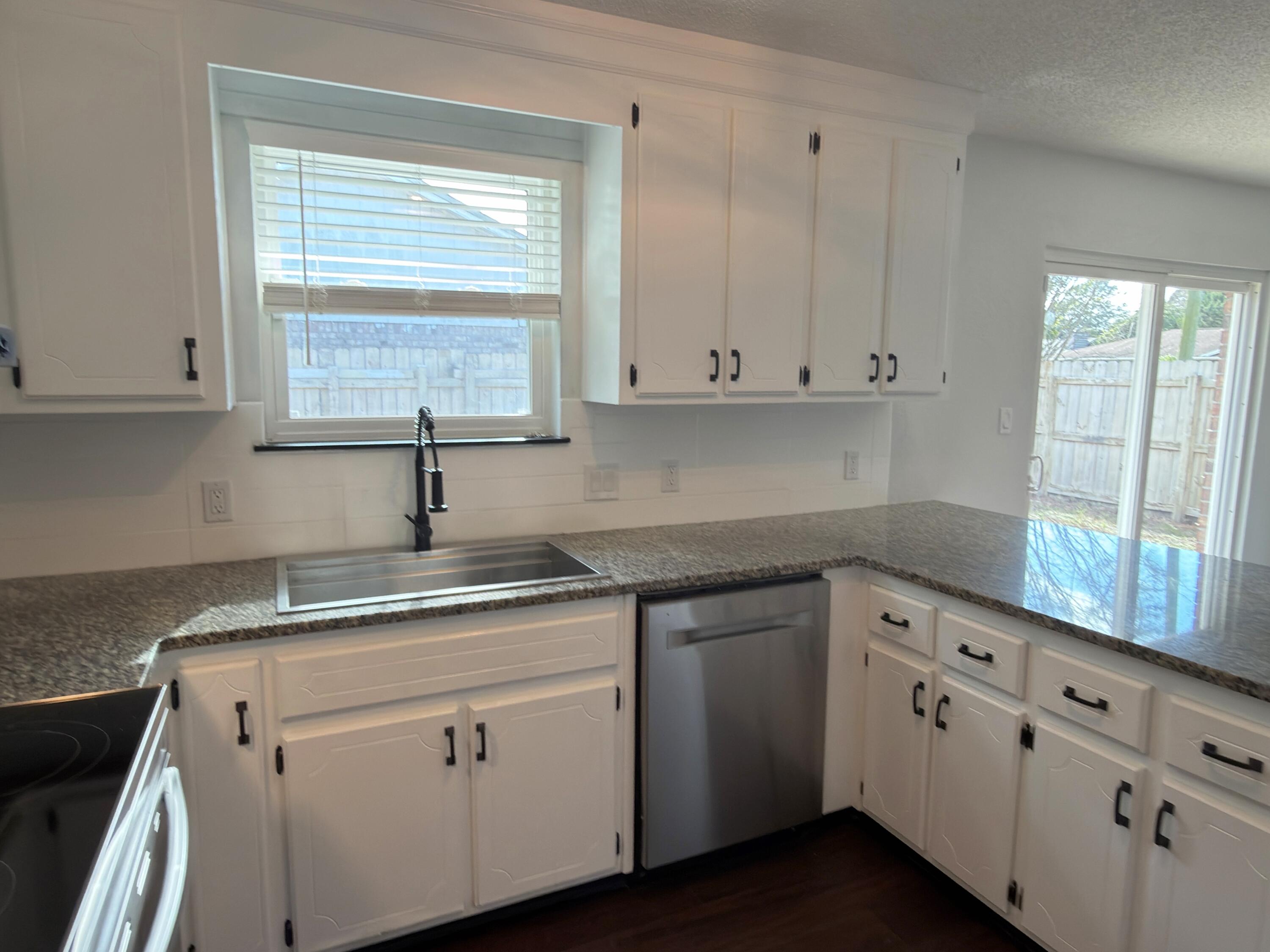 AMBERWOOD - Residential