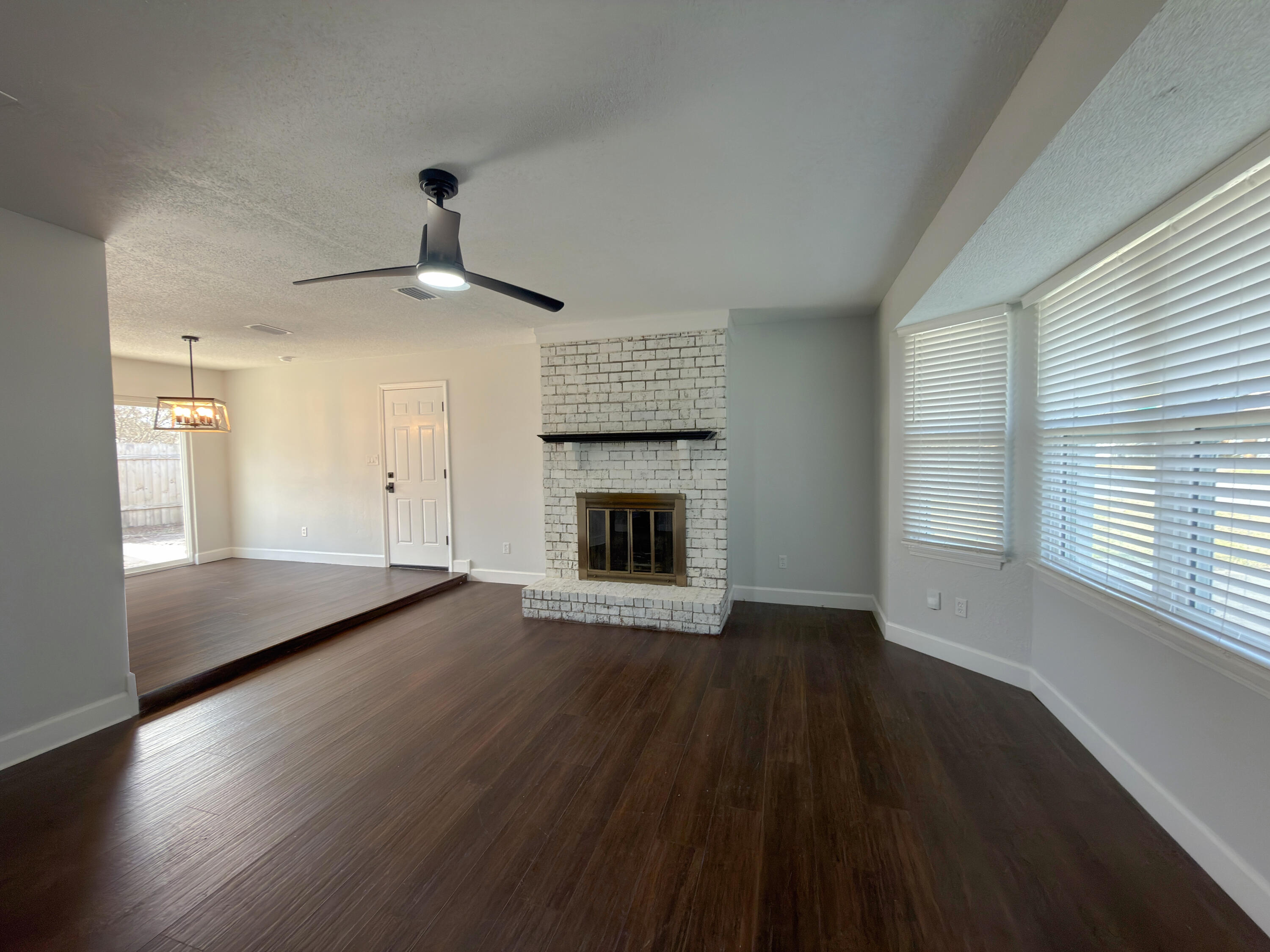 AMBERWOOD - Residential