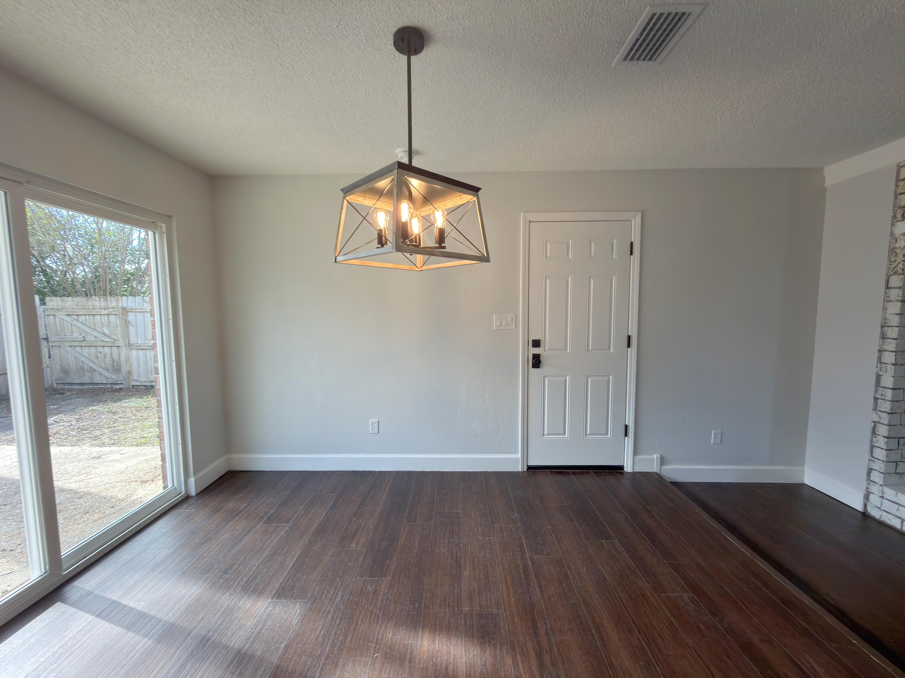 AMBERWOOD - Residential