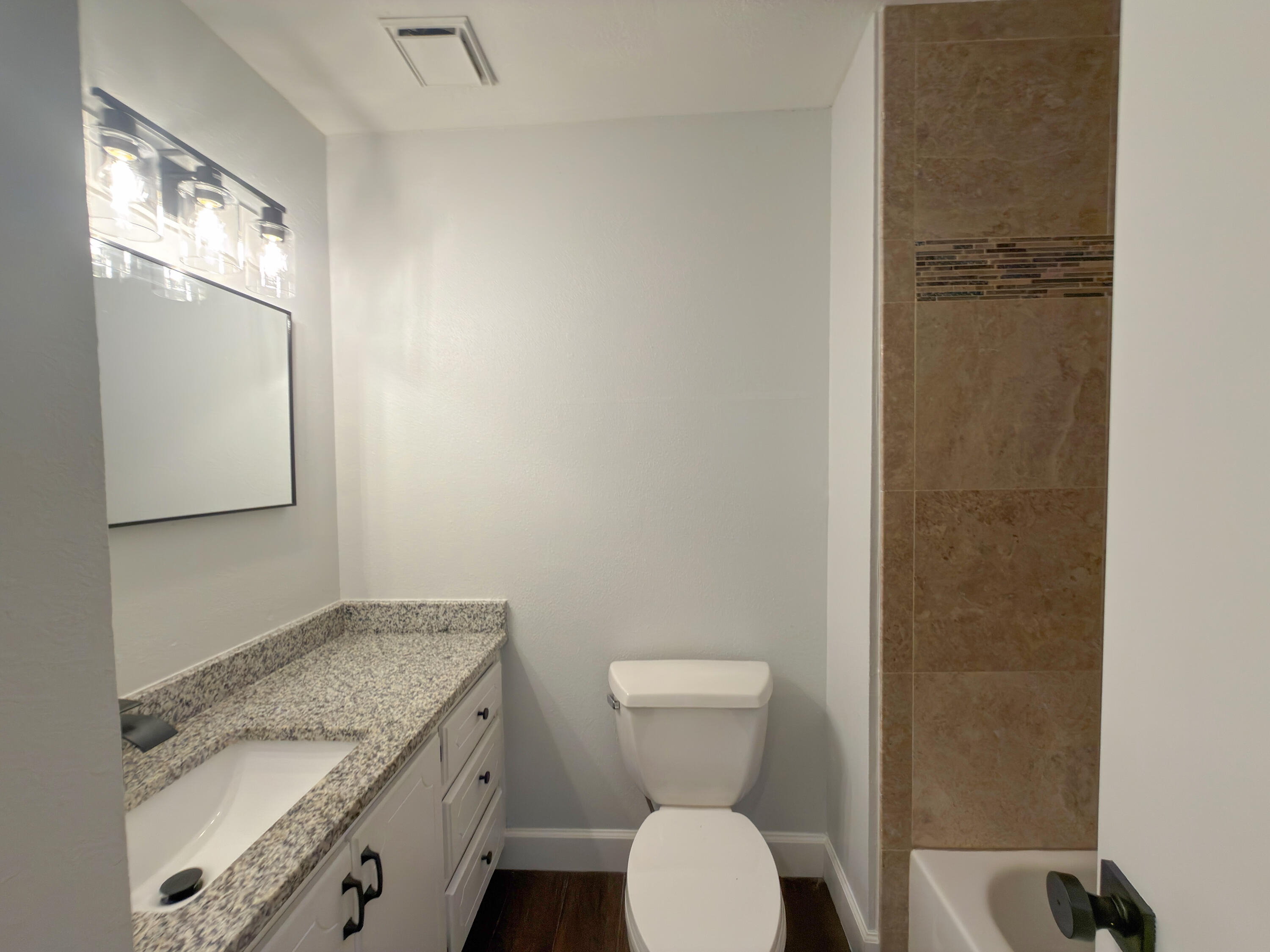 AMBERWOOD - Residential