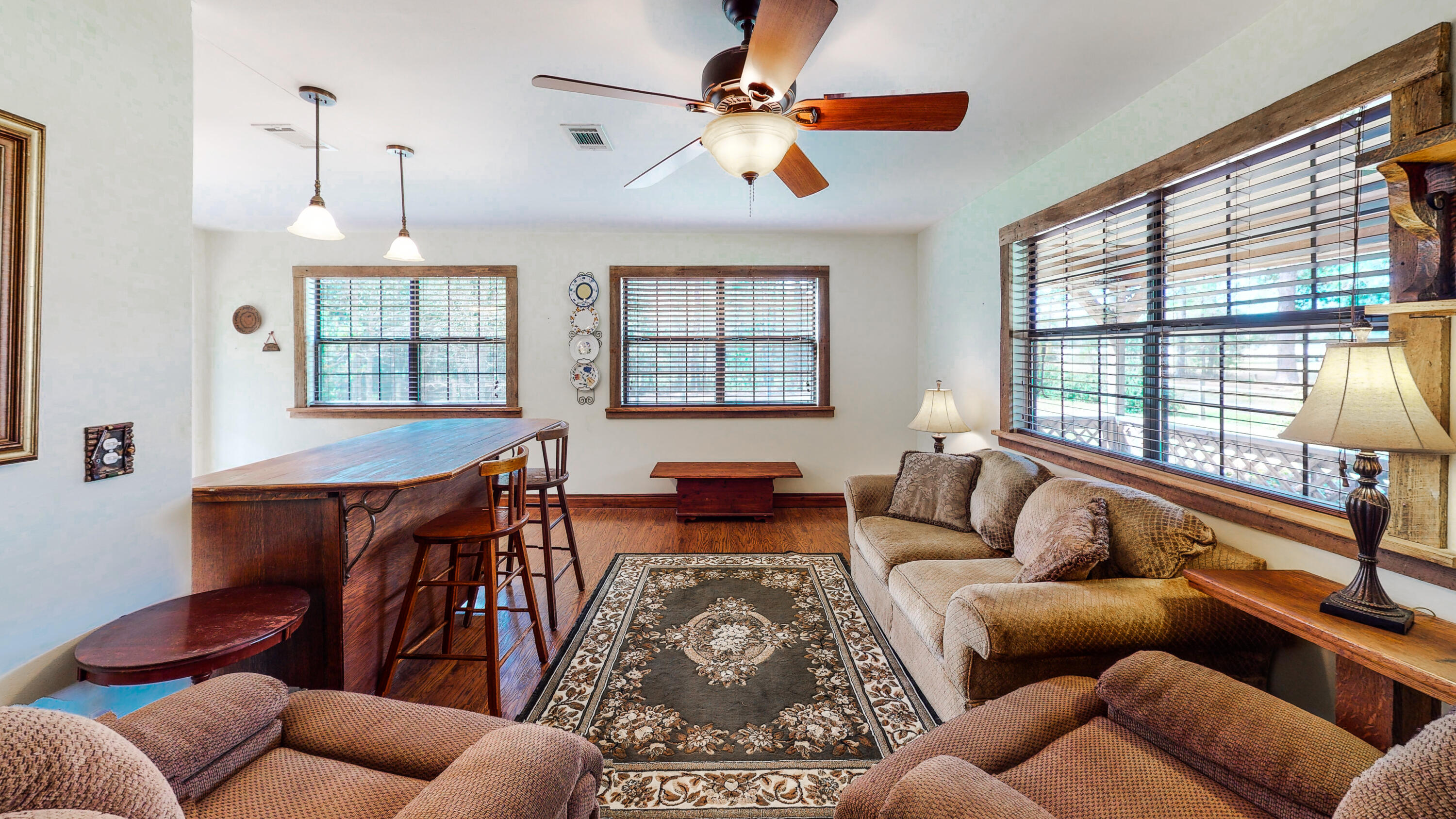 METES & BOUNDS - Residential Lease