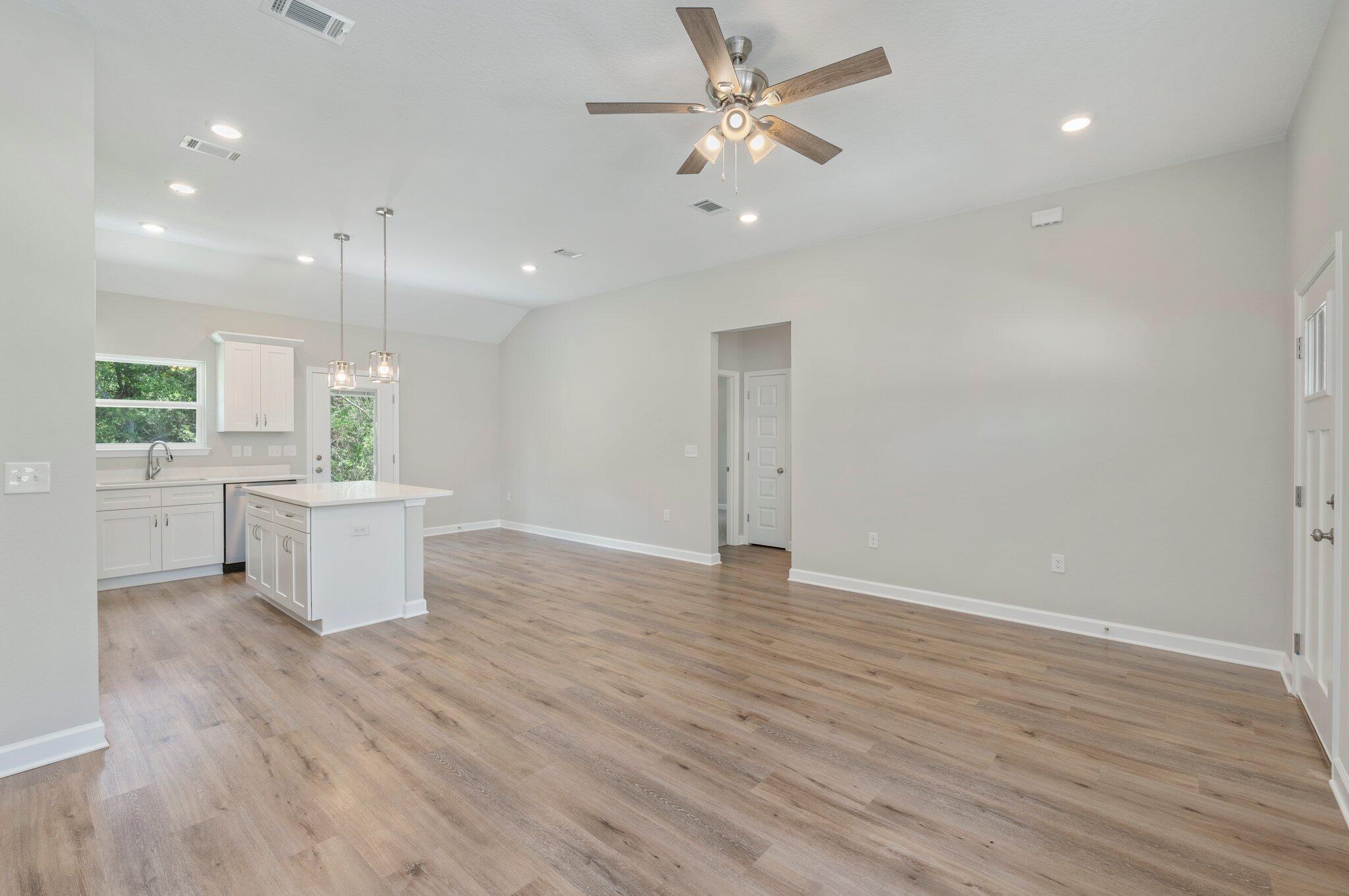 GARDEN CITY - Residential