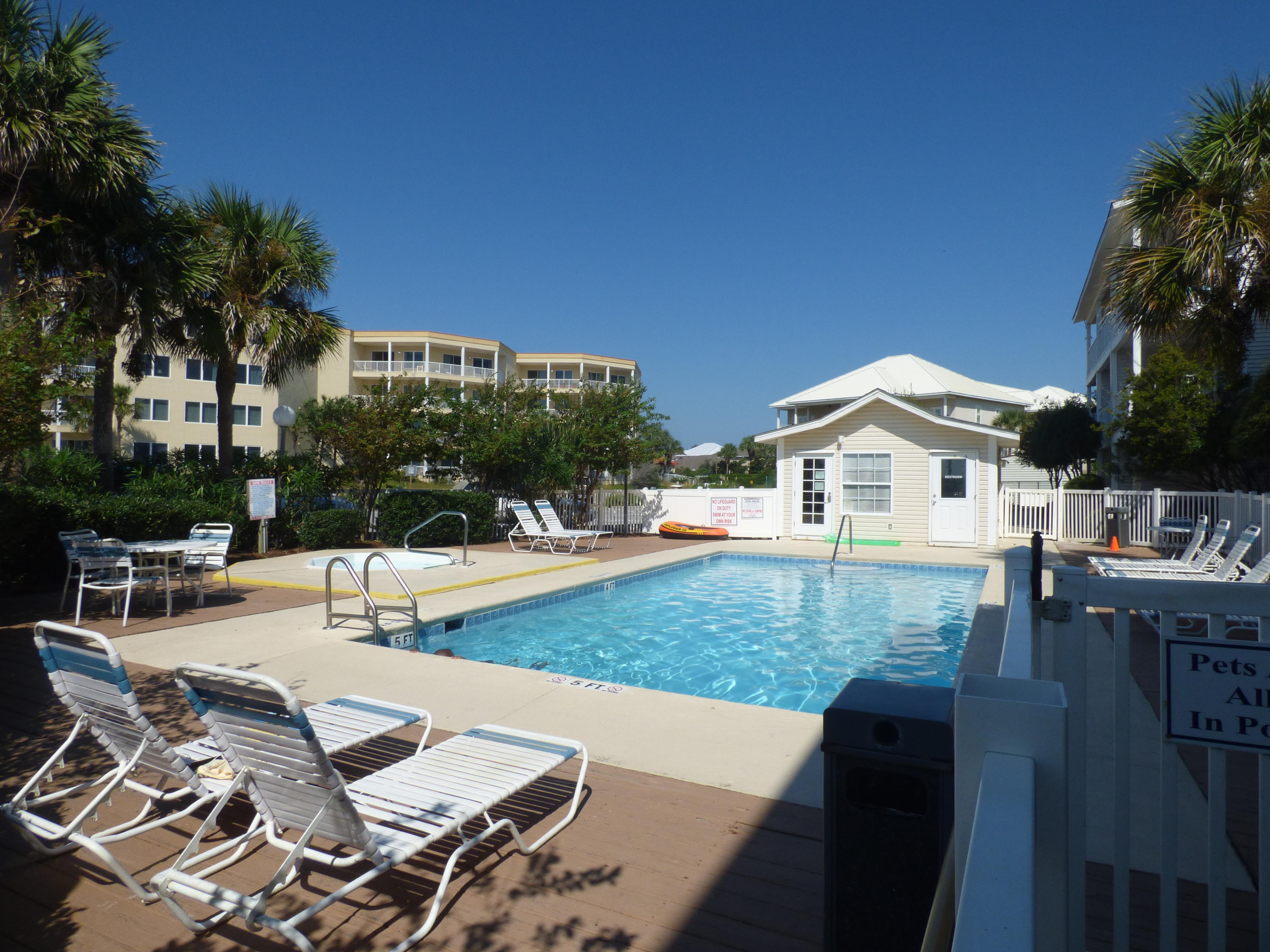 SUMMERSPELL CONDO - Residential