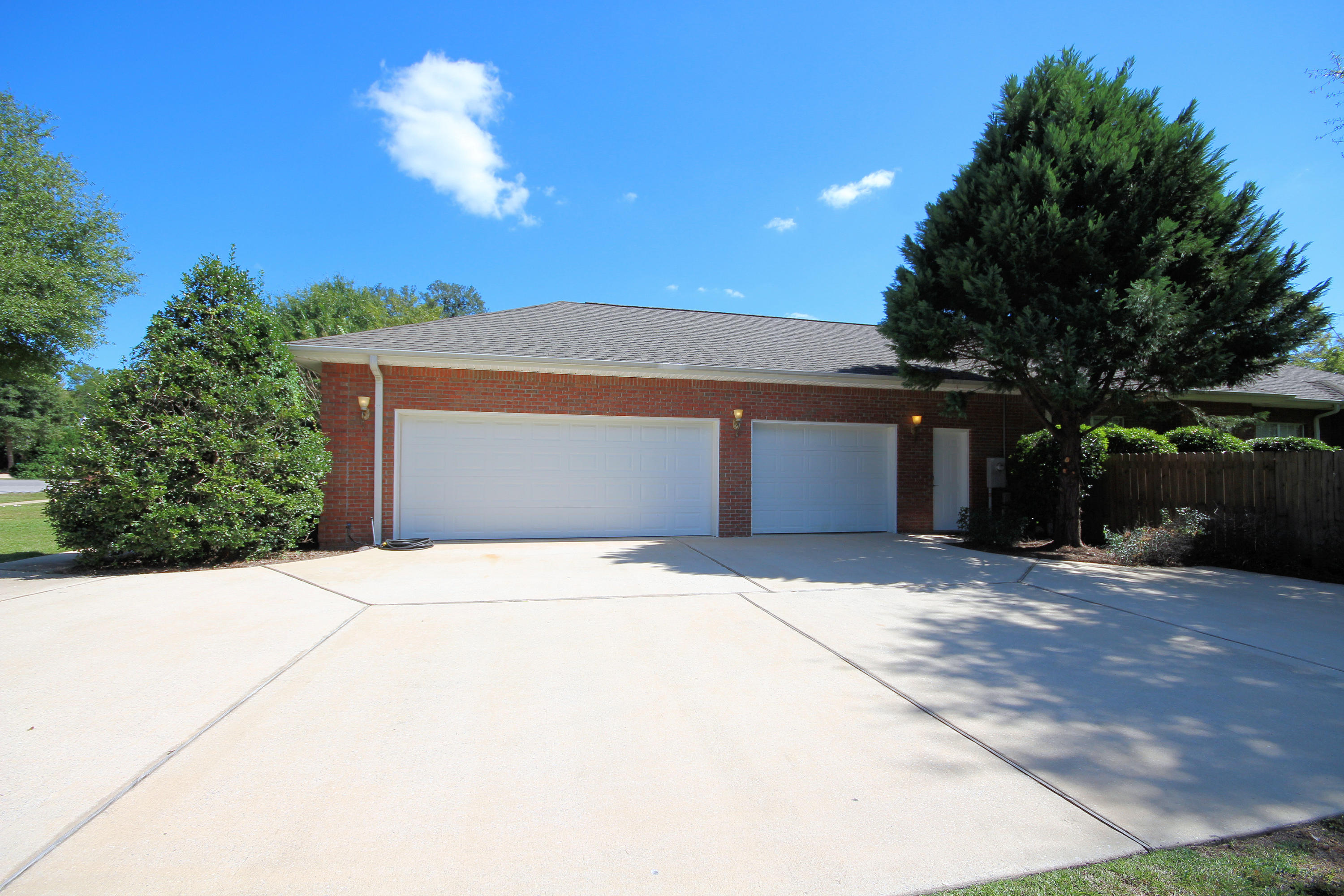 ROCKY BAYOU ESTATES 12B - Residential