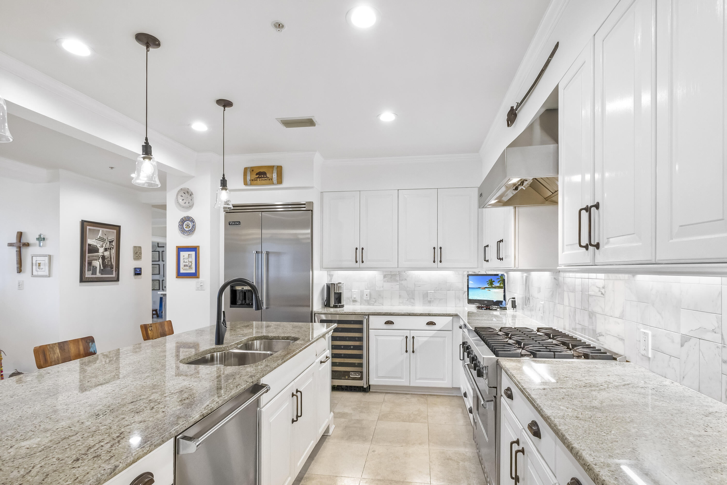 ONE WATER PLACE - Residential