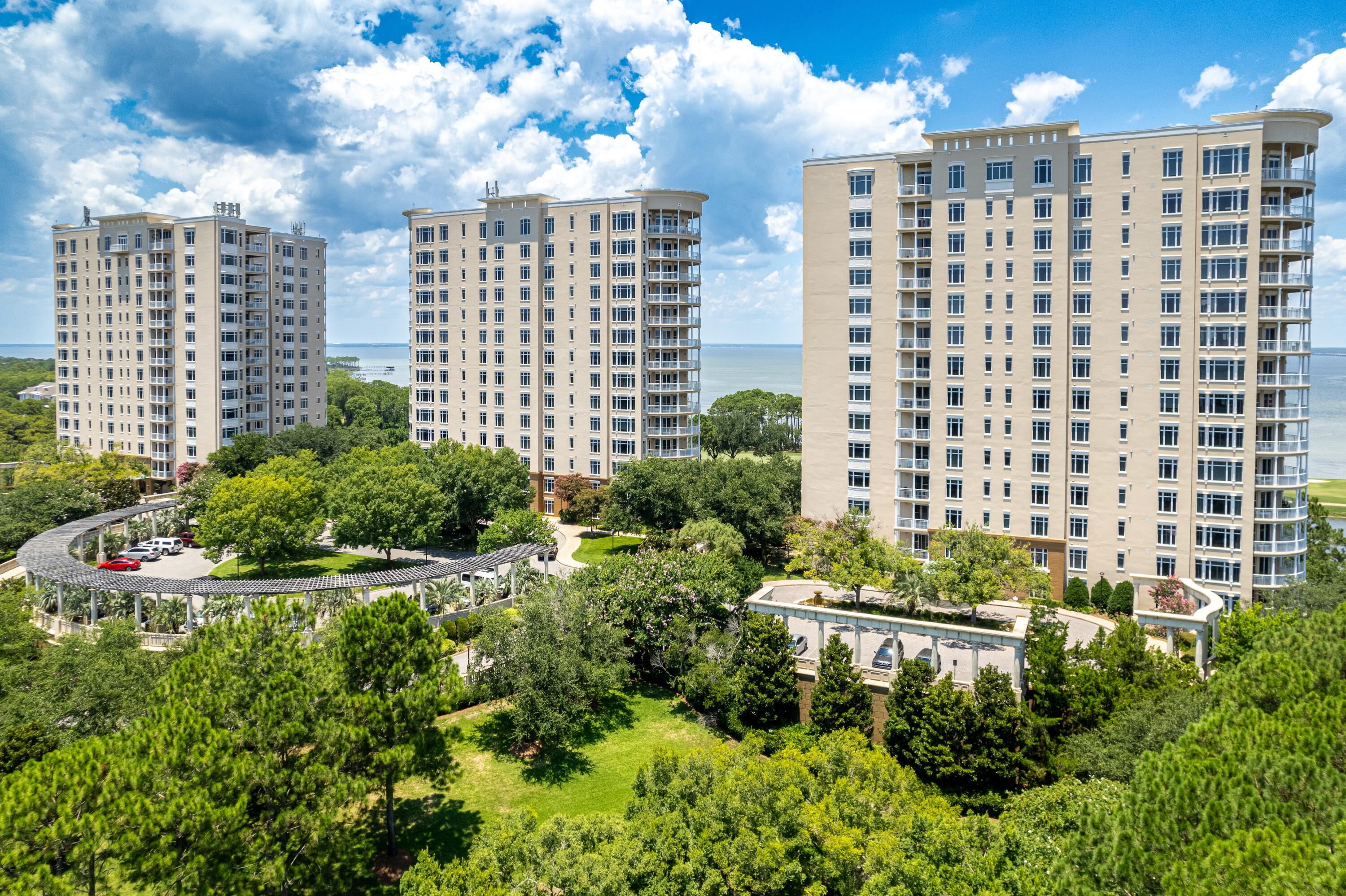 ONE WATER PLACE - Residential