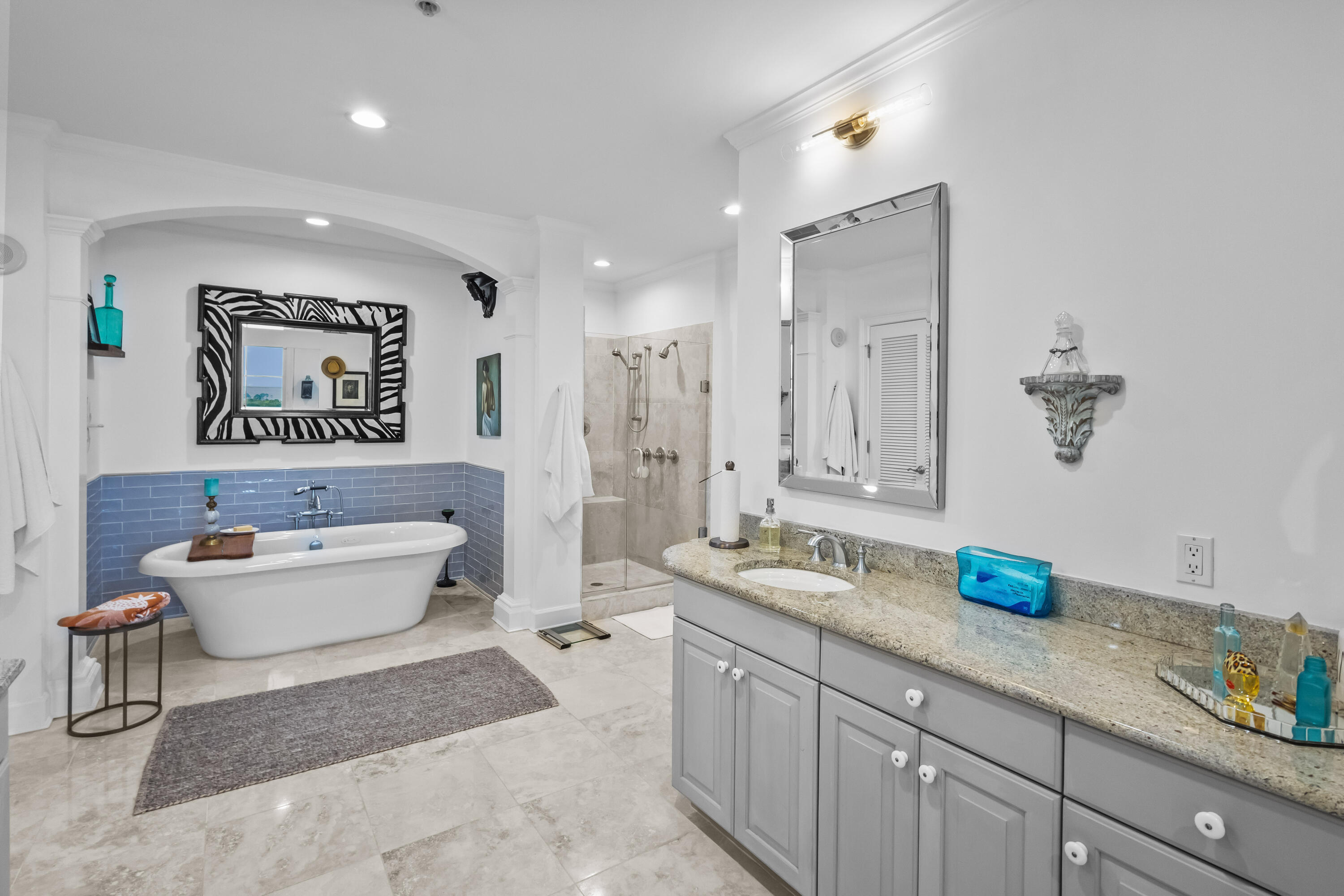 ONE WATER PLACE - Residential
