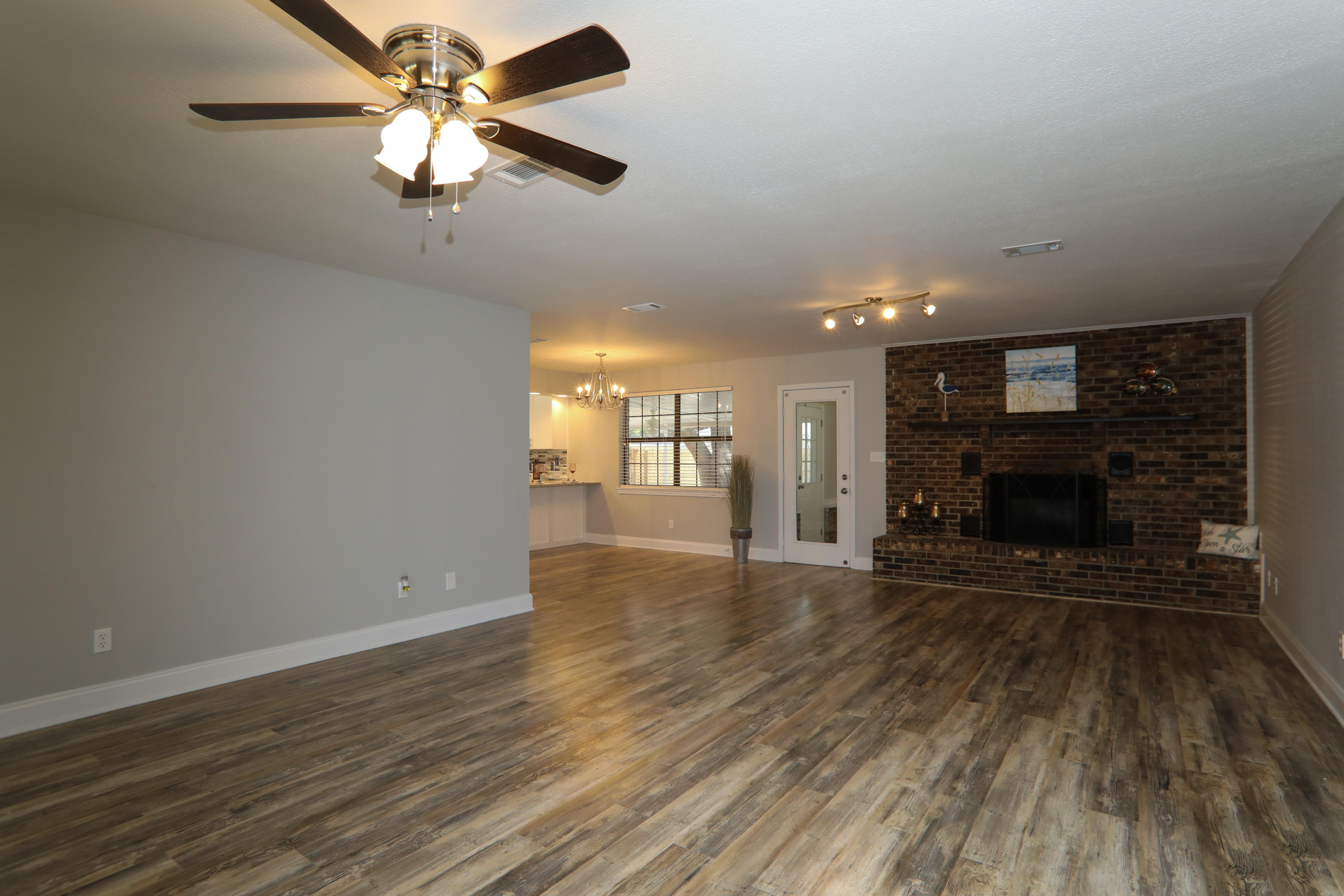 KELL-AIRE GARDENS - Residential