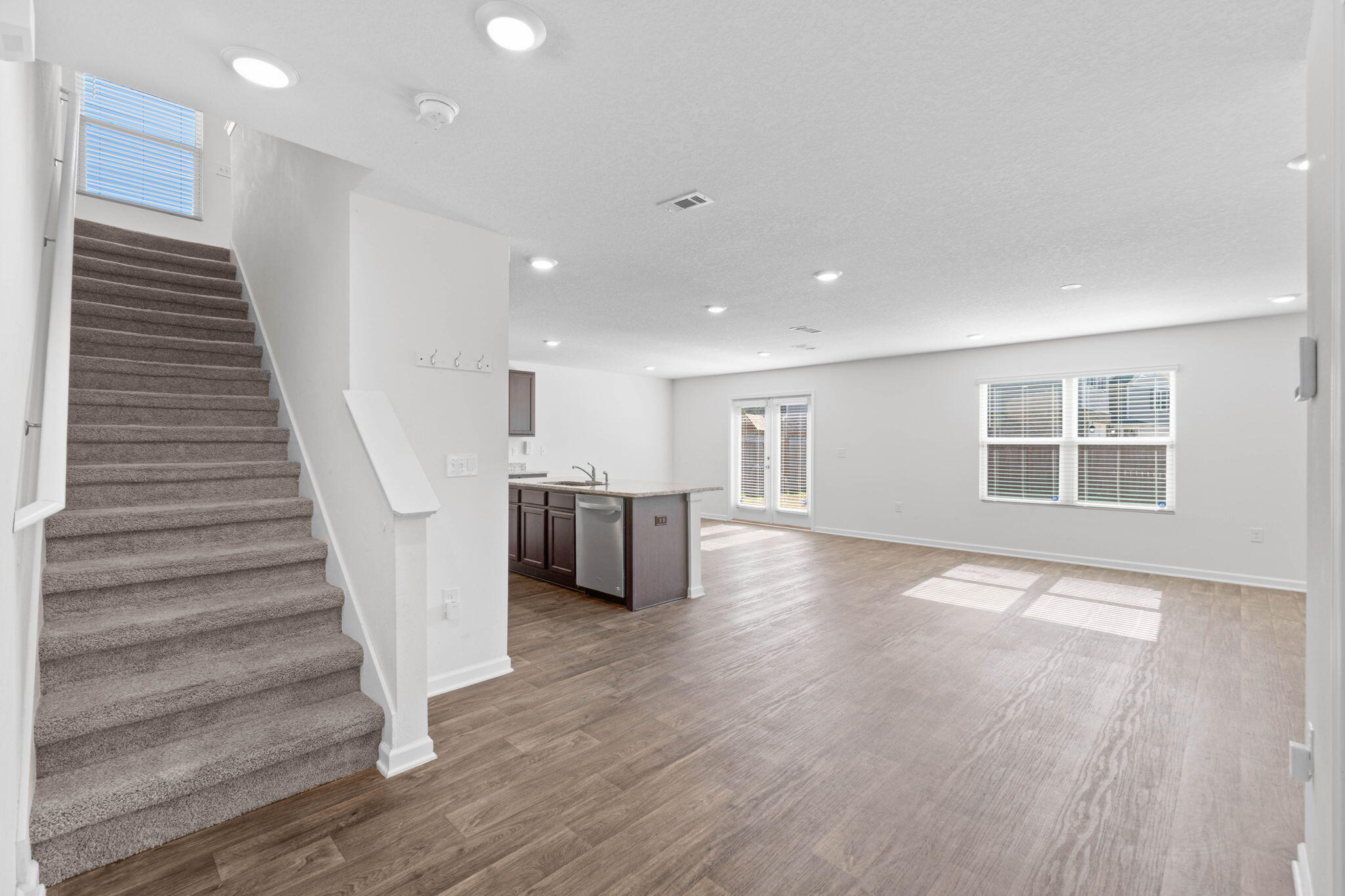 REDSTONE COMMONS - Residential Lease