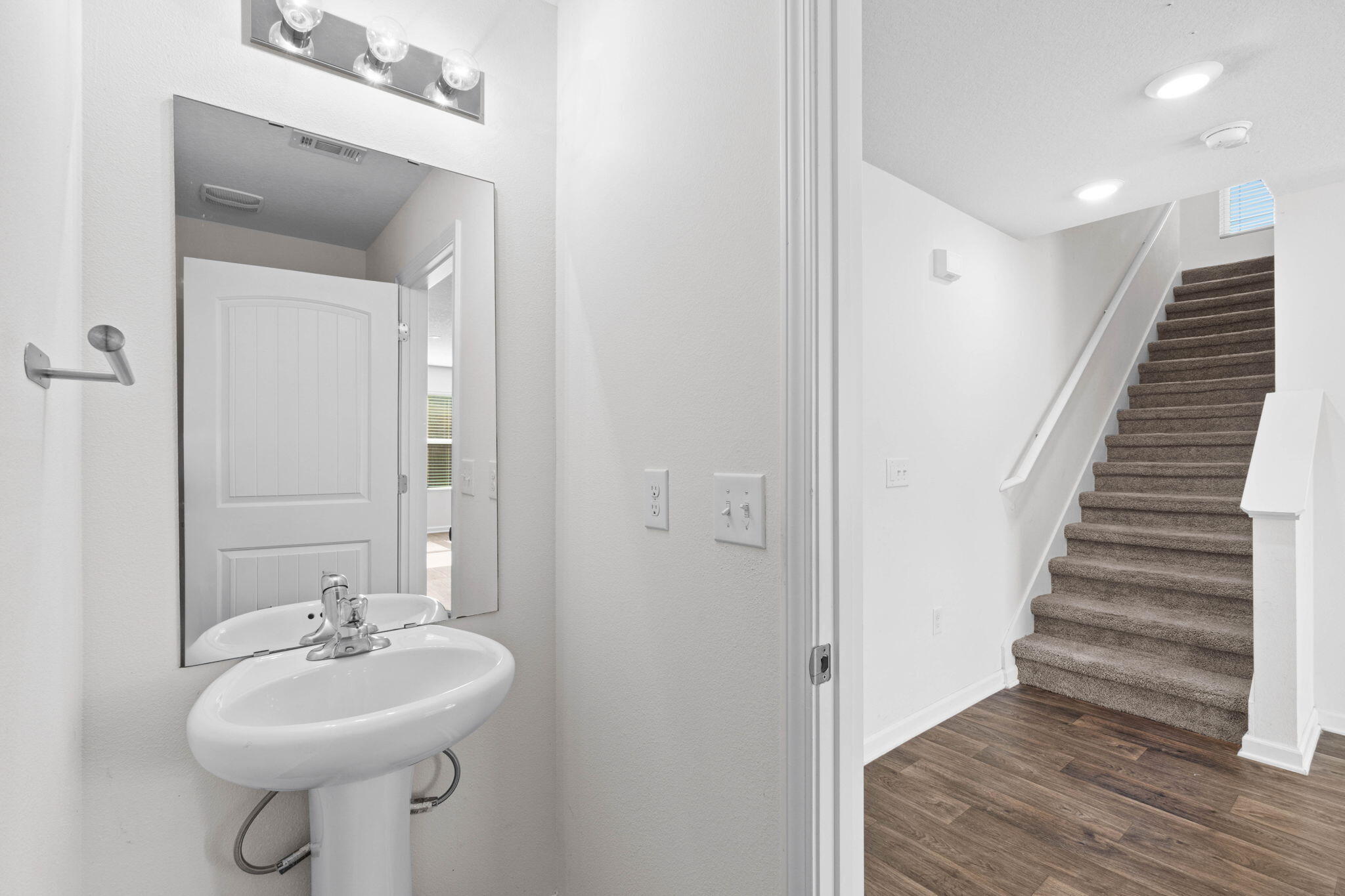 REDSTONE COMMONS - Residential Lease